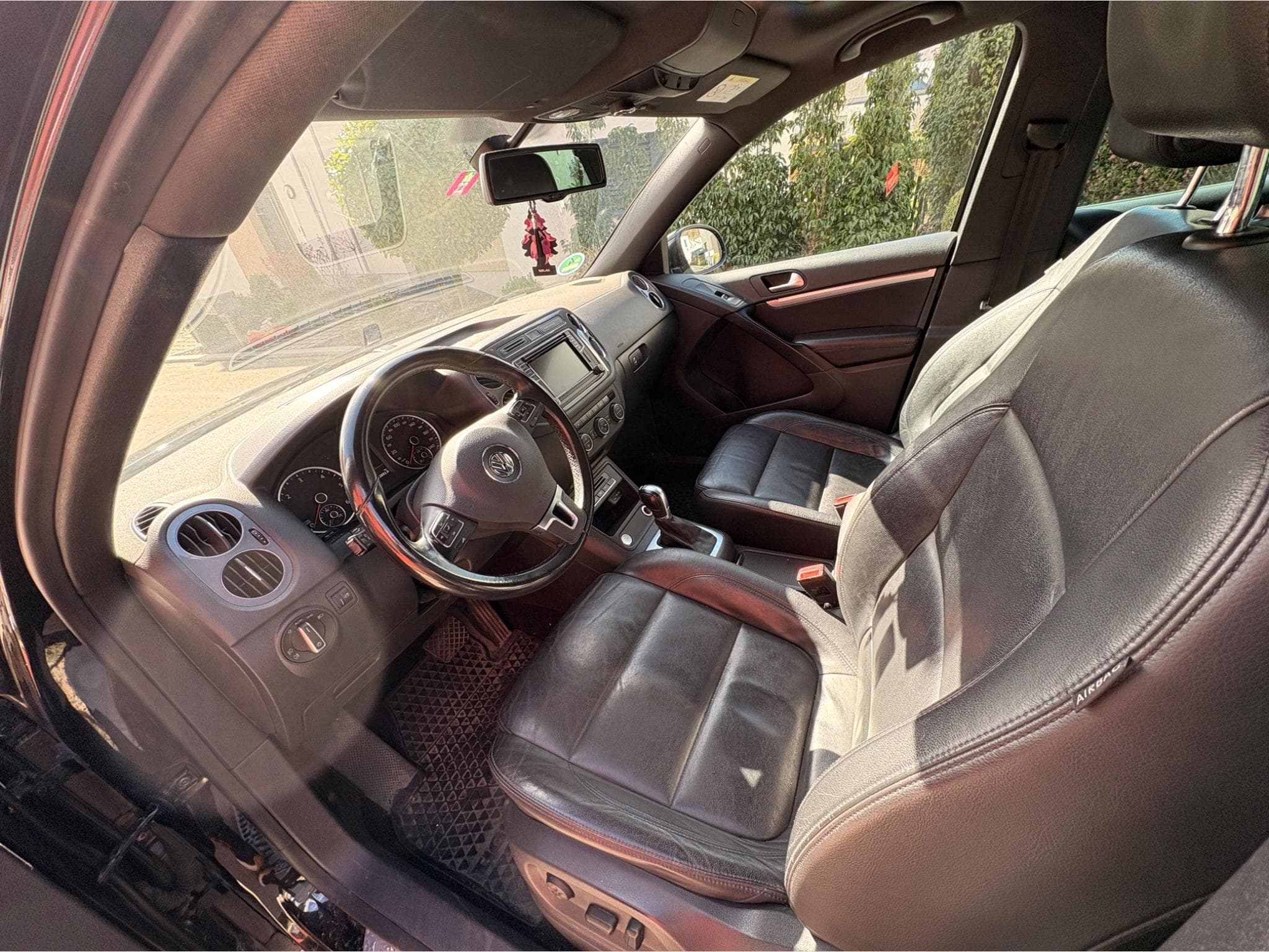 VW Tiguan R-Line Sport (2016) - Photo 2