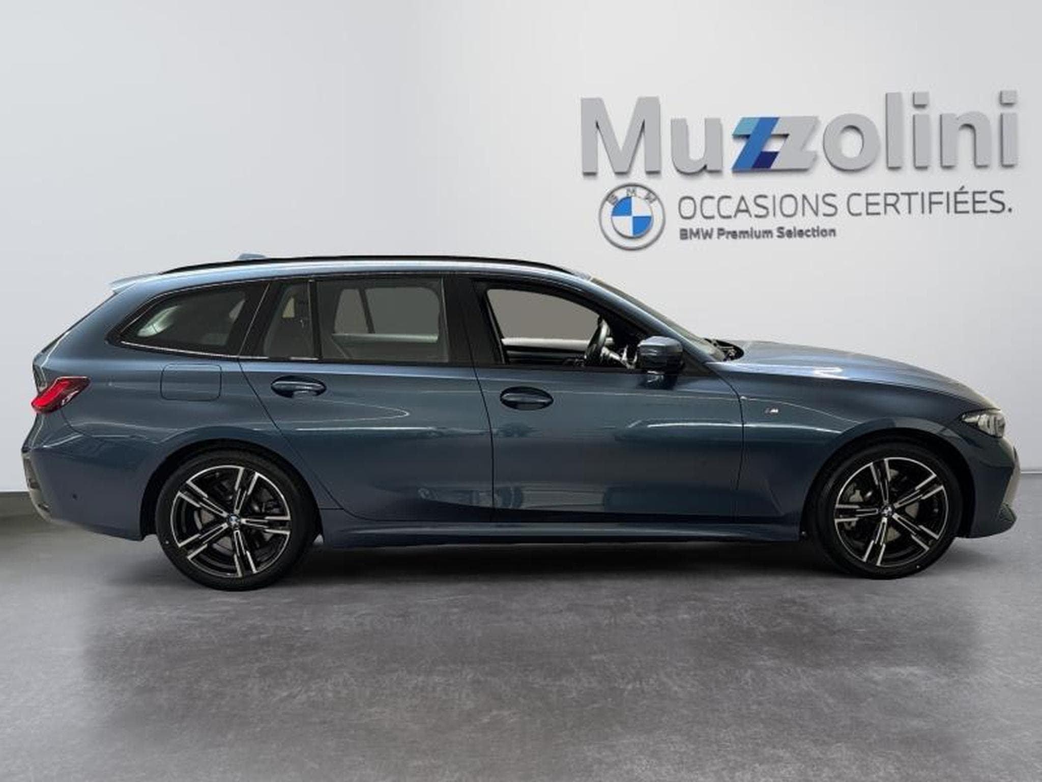 BMW 330 xDrive Touring (2024) - Foto 3