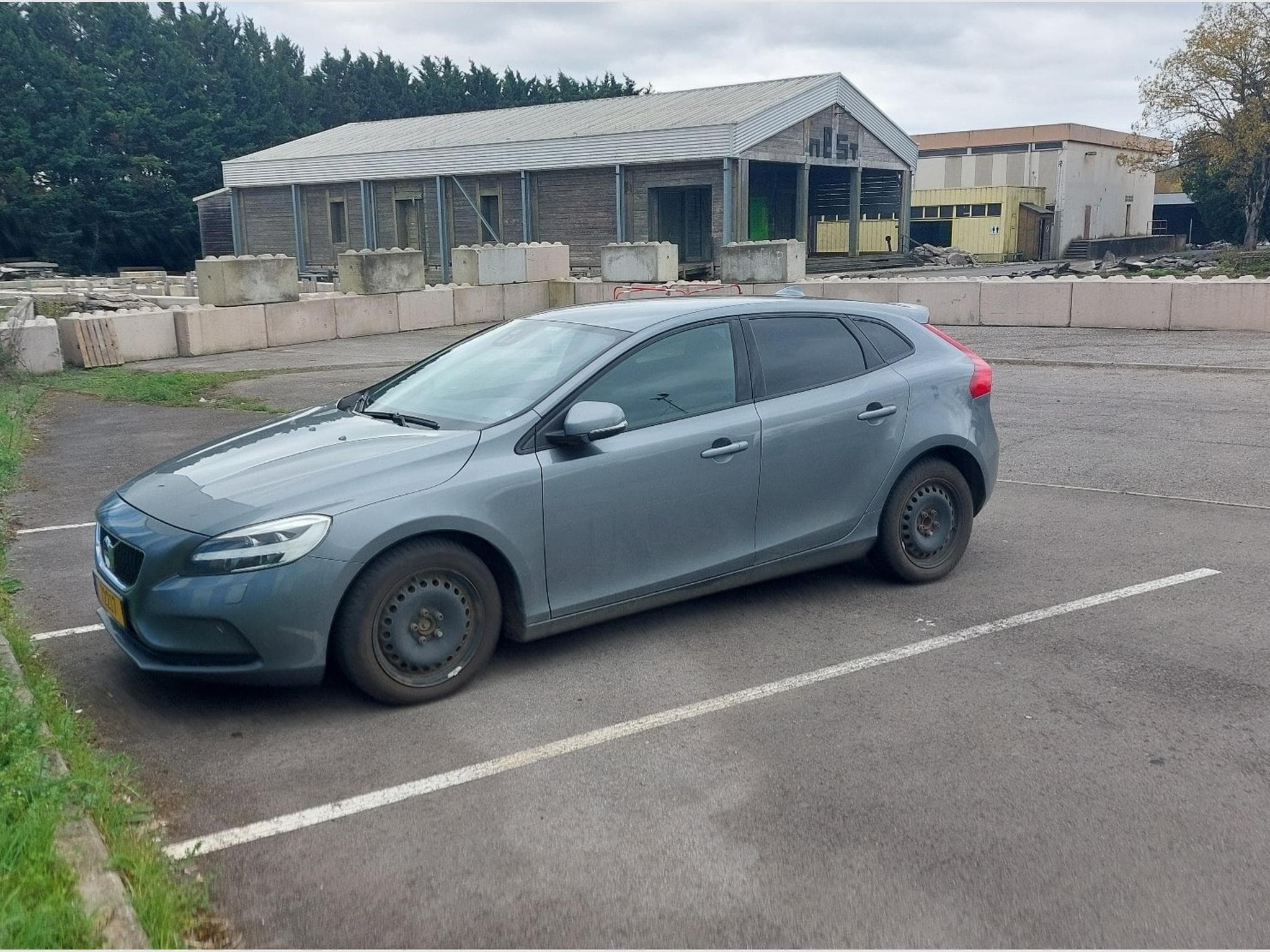 Volvo V40 T3 (2019) - Foto 1