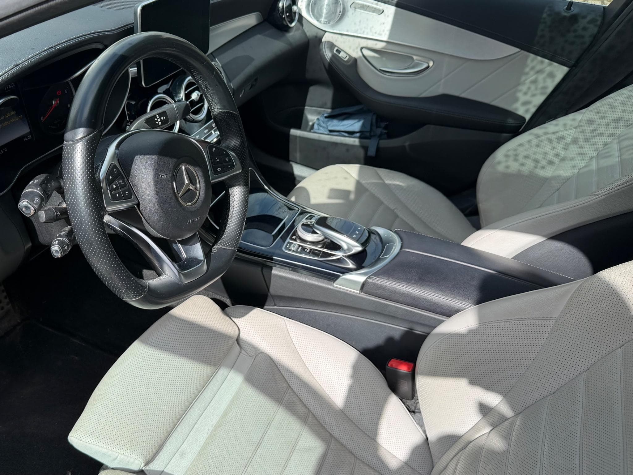 Mercedes C 300 H (2015) - Photo 3