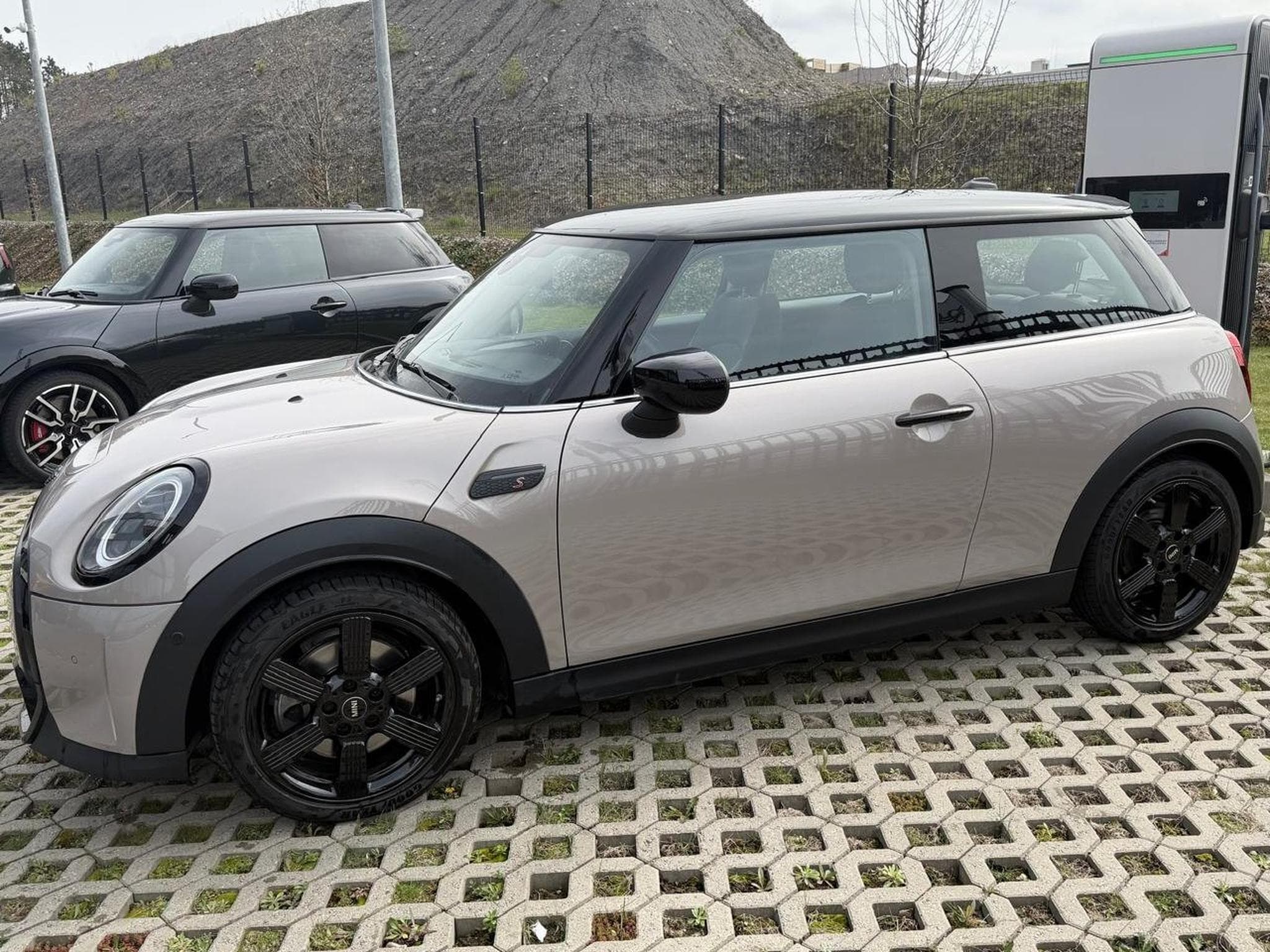 Mini Cooper Cooper S-Garantie-Bandes possible (2023) - Photo 4