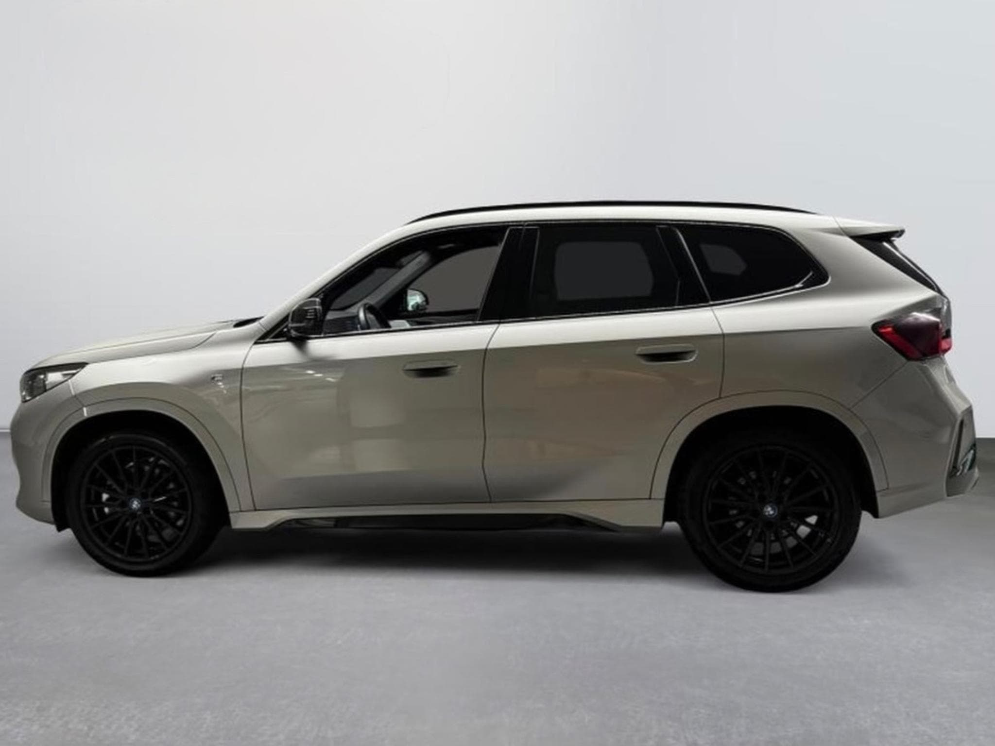 BMW iX1 BMW iX1 xDrive30 M Sport 4x4 (2023) - Photo 2