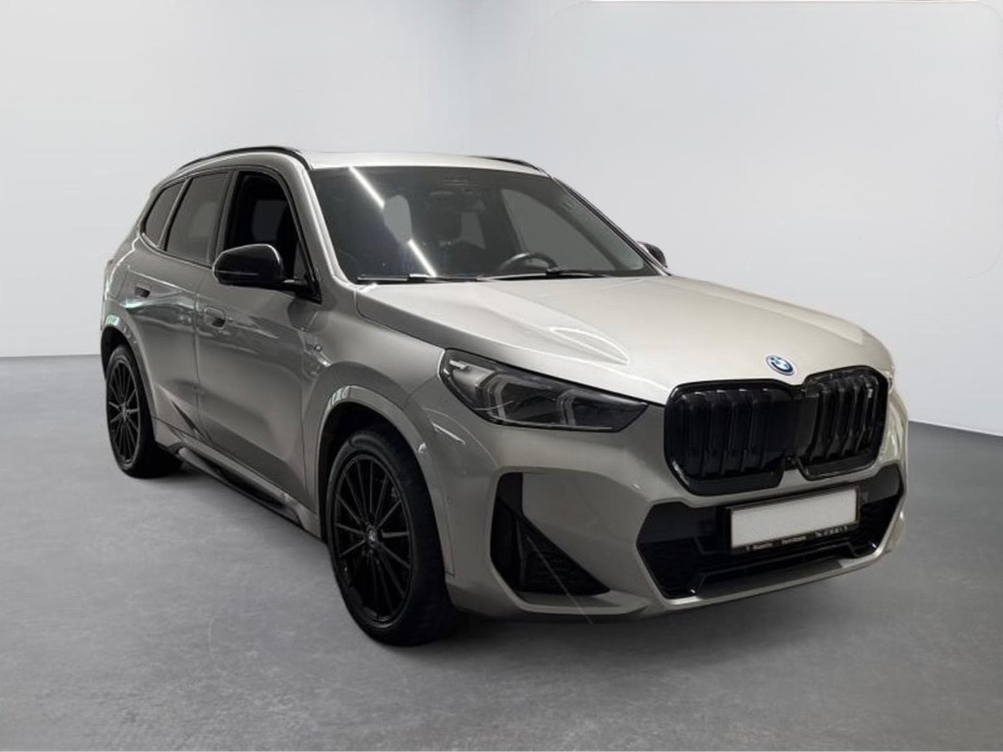 BMW iX1 BMW iX1 xDrive30 M Sport 4x4 (2023) - Photo 1