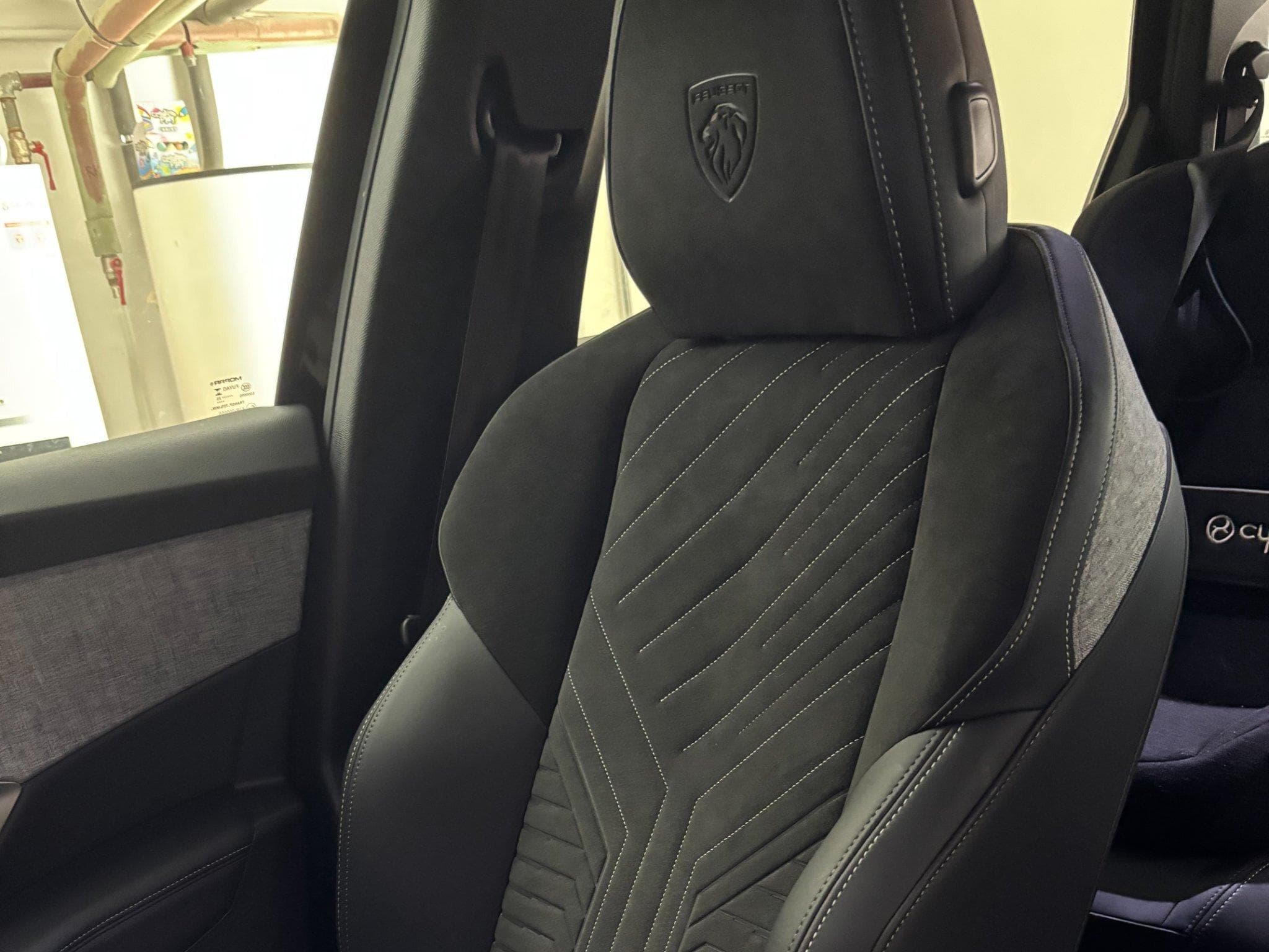 Peugeot 5008 GT line - Hybrid (2025) - Foto 6