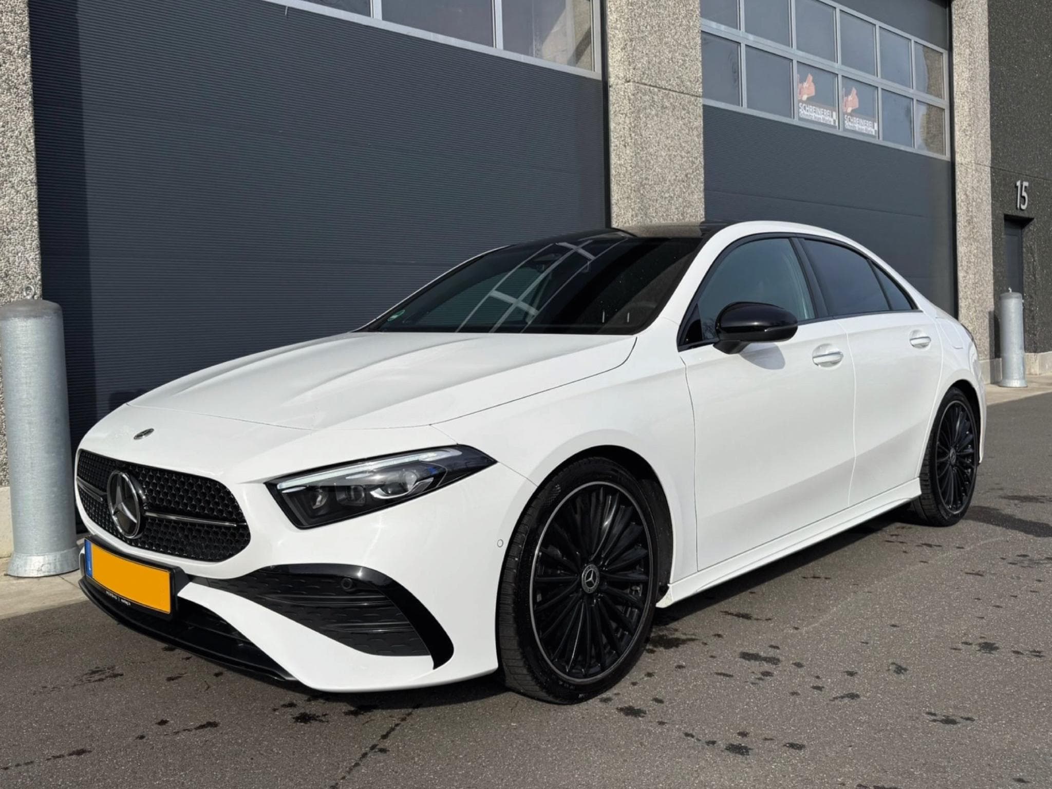 Mercedes A 220 AMG Line, Multibeam, Panorama, MBUX (2024) - Foto 1