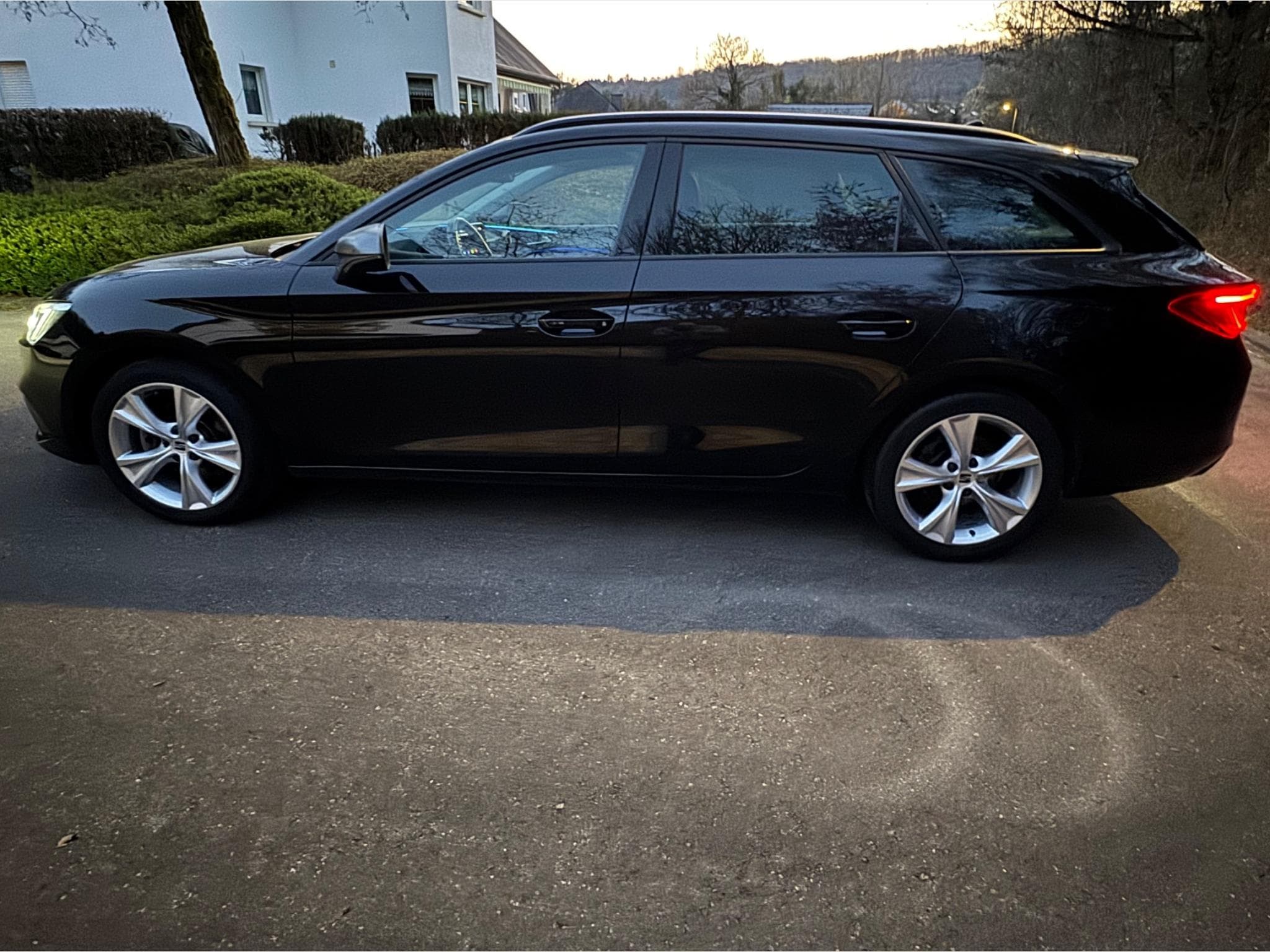 Seat Leon FR (2023) - Foto 2