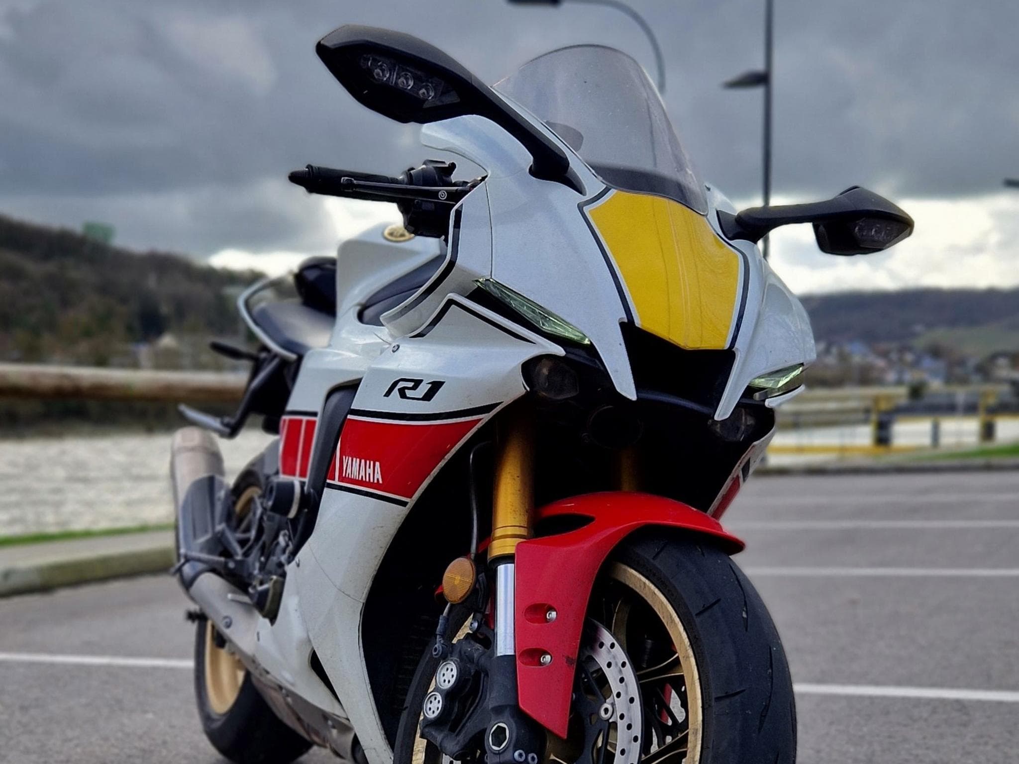 Yamaha R1 (2022) - Photo 2