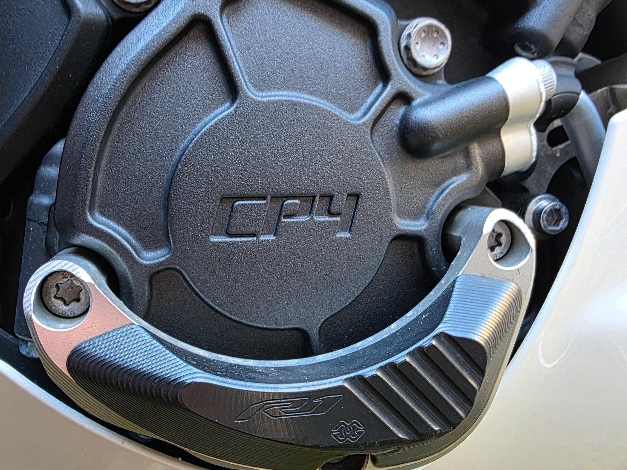 Yamaha R1 (2022) - Photo 4