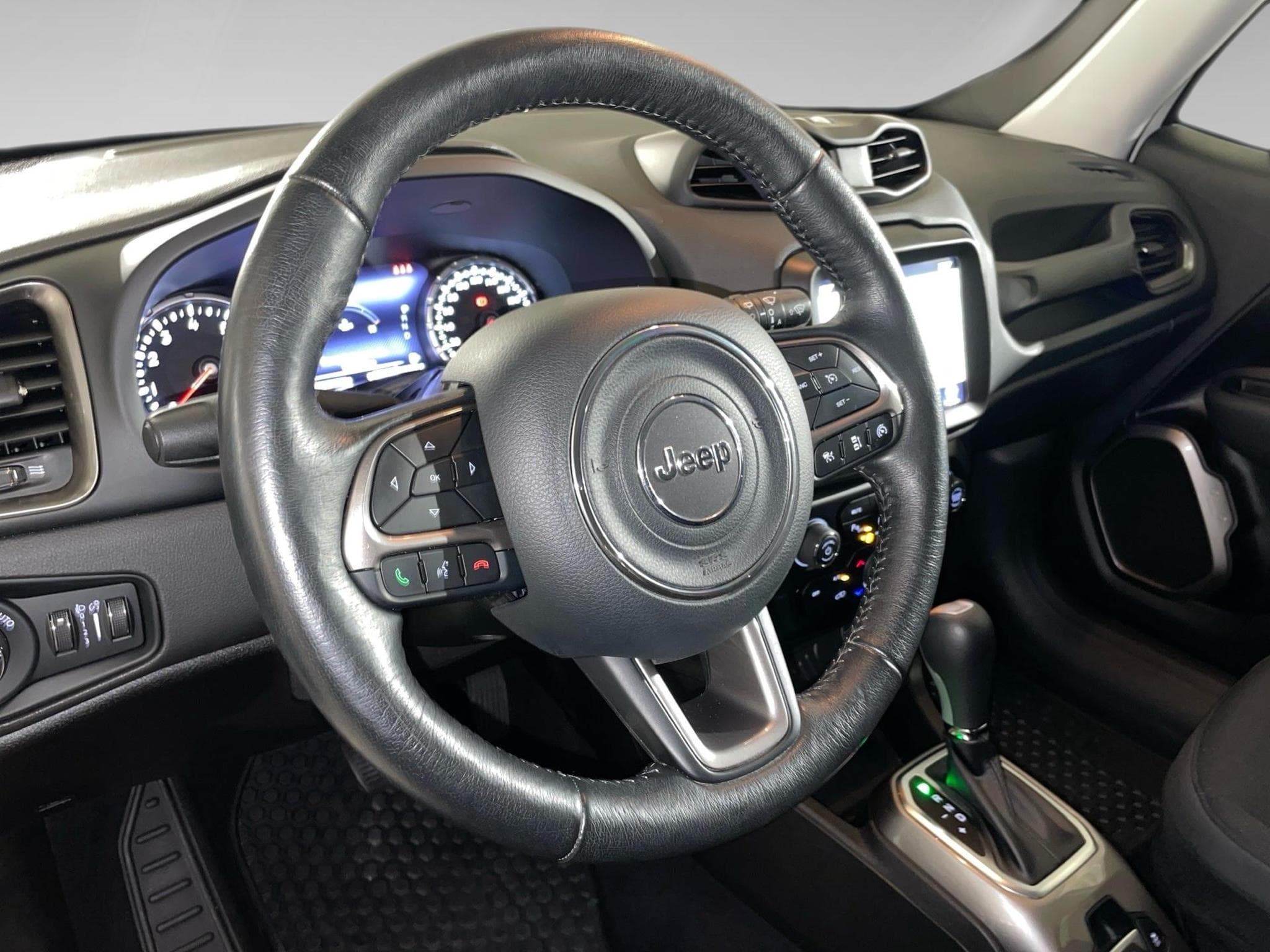 Jeep Renegade 1.3 LIMITED (2022) - Photo 8