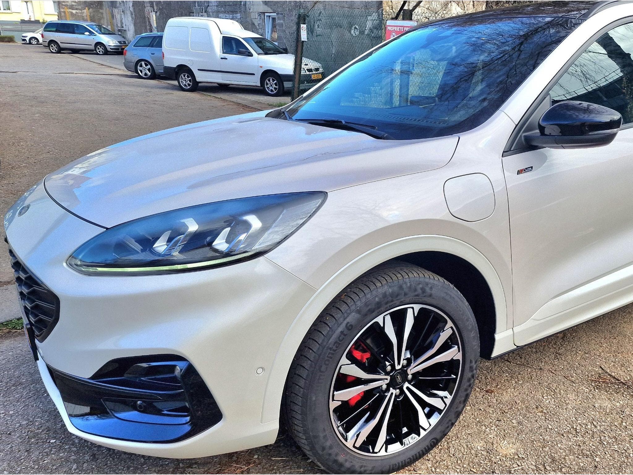 Ford Kuga ST-Line X (2022) - Photo 2