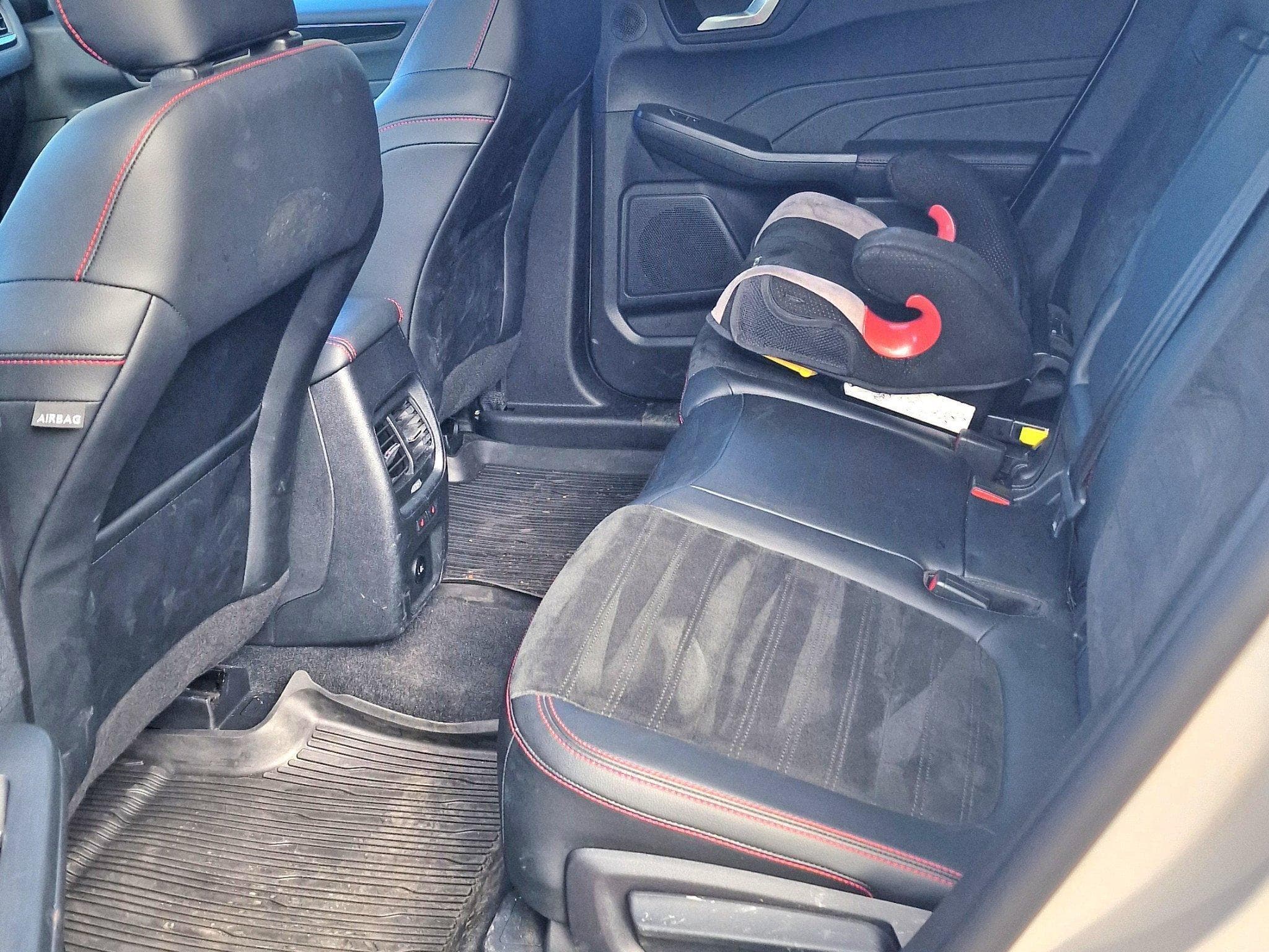 Ford Kuga ST-Line X (2022) - Photo 10