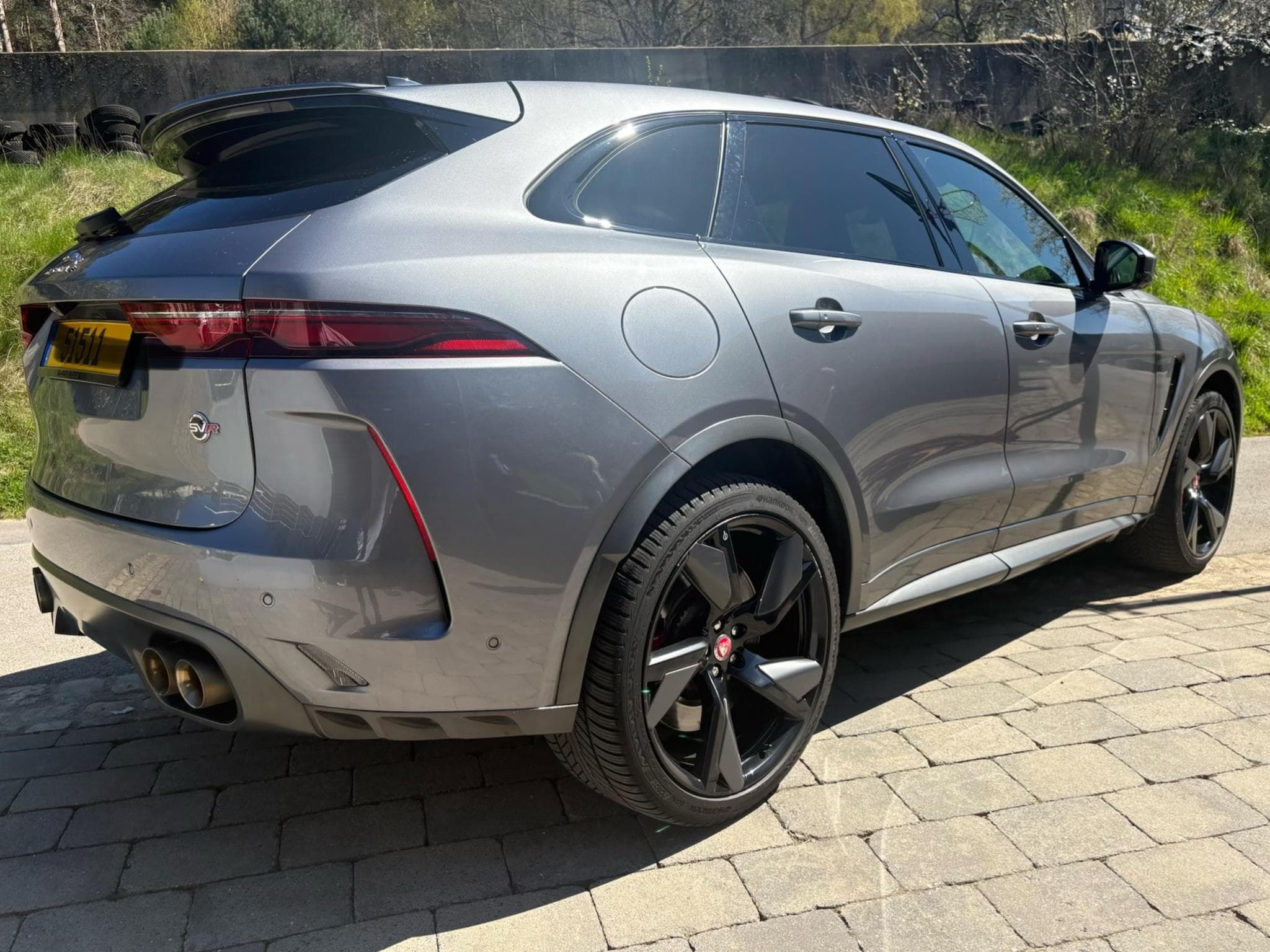 Jaguar F-Pace SVR (2021) - Photo 2