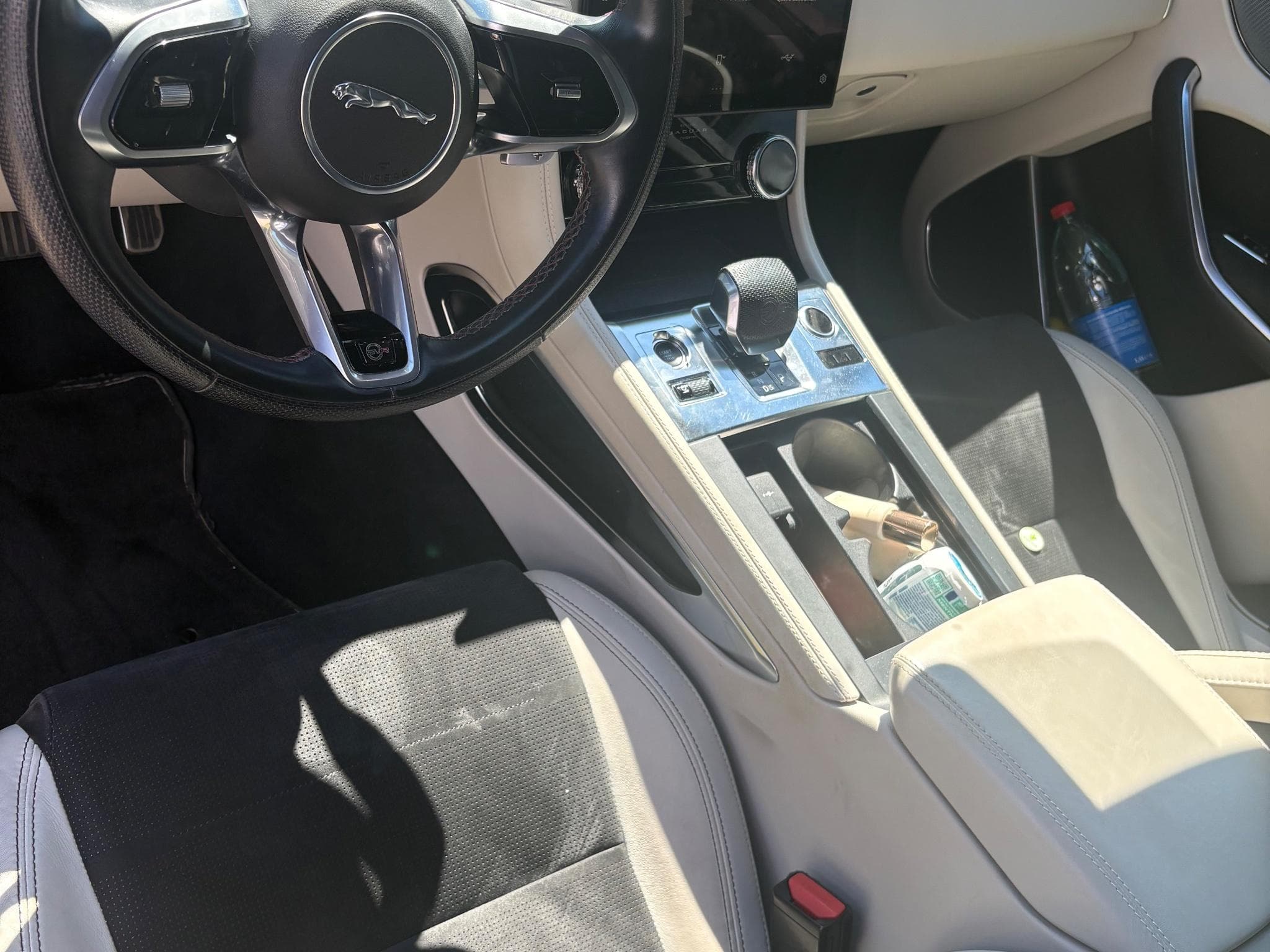 Jaguar F-Pace SVR (2021) - Photo 3