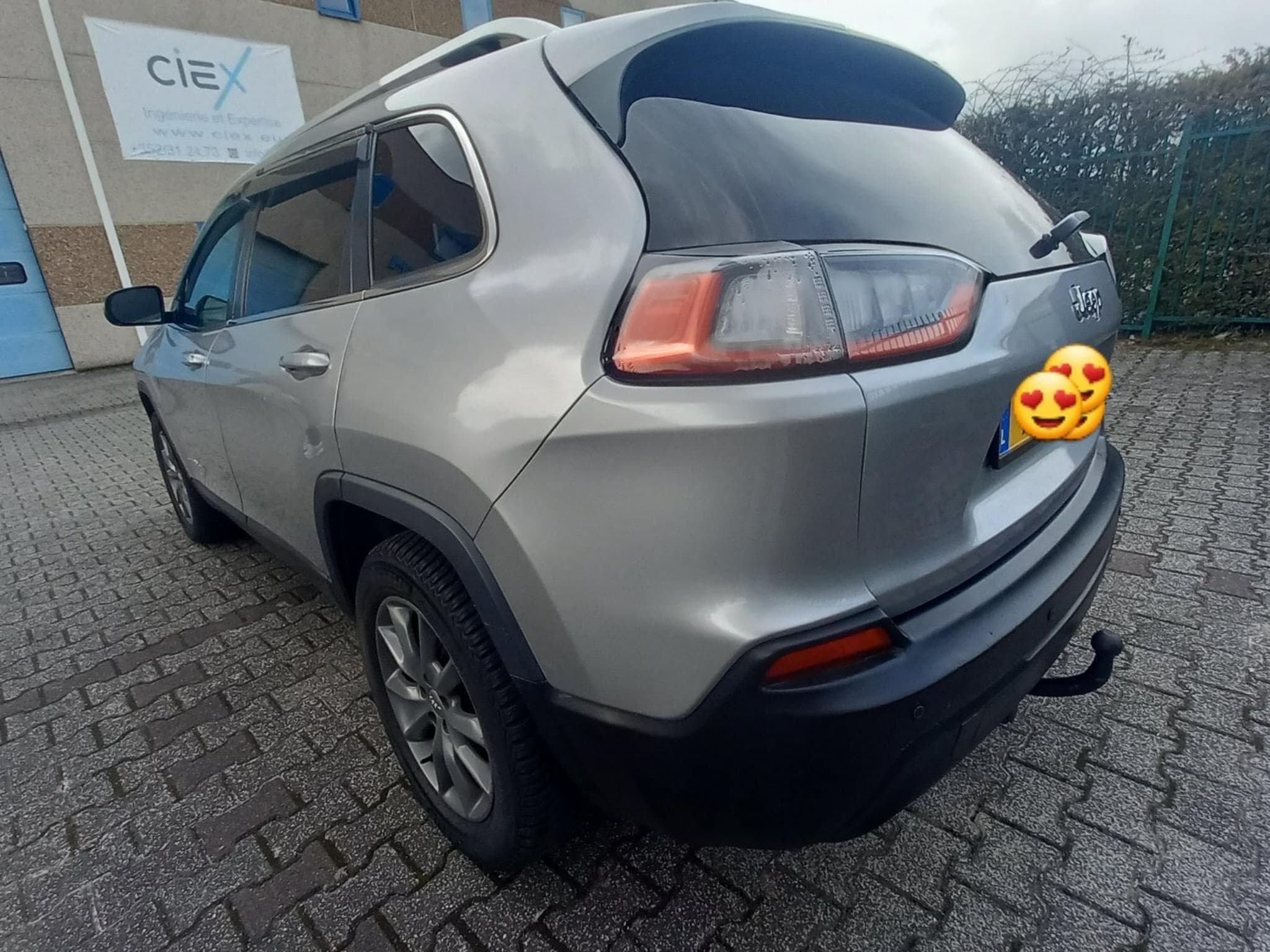 Jeep Cherokee CHEROKEE LATITUDE 4WD (2020) - Foto 3