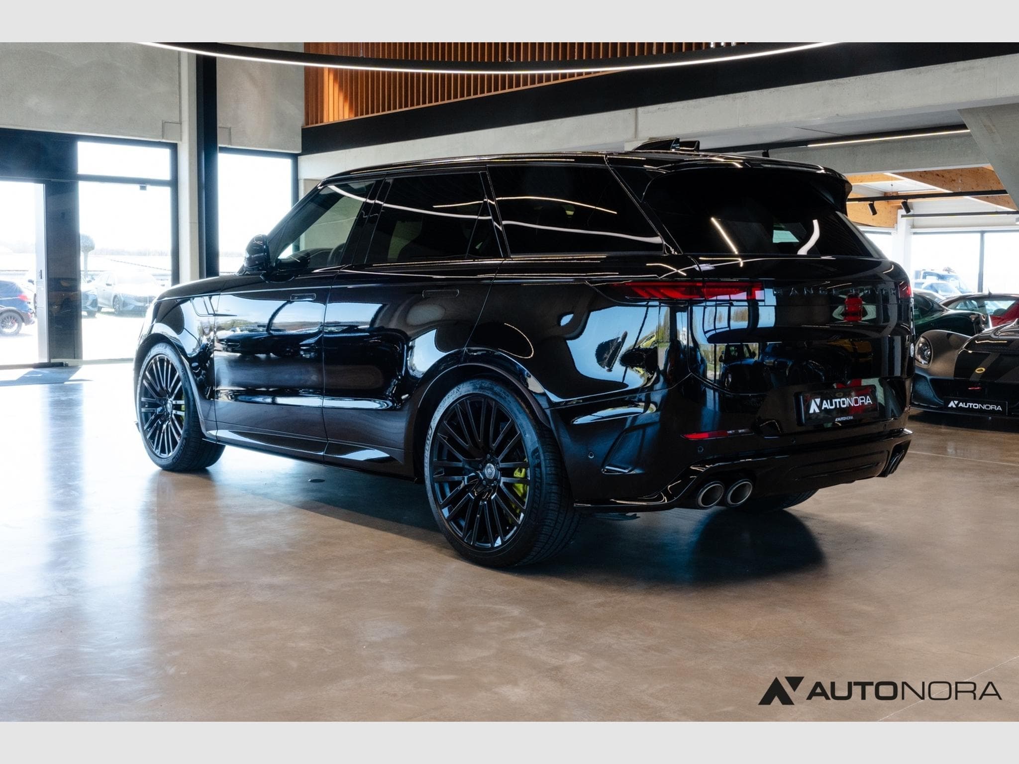 Land-Rover Range Rover Sport SV 635 Edition One (2024) - Photo 2