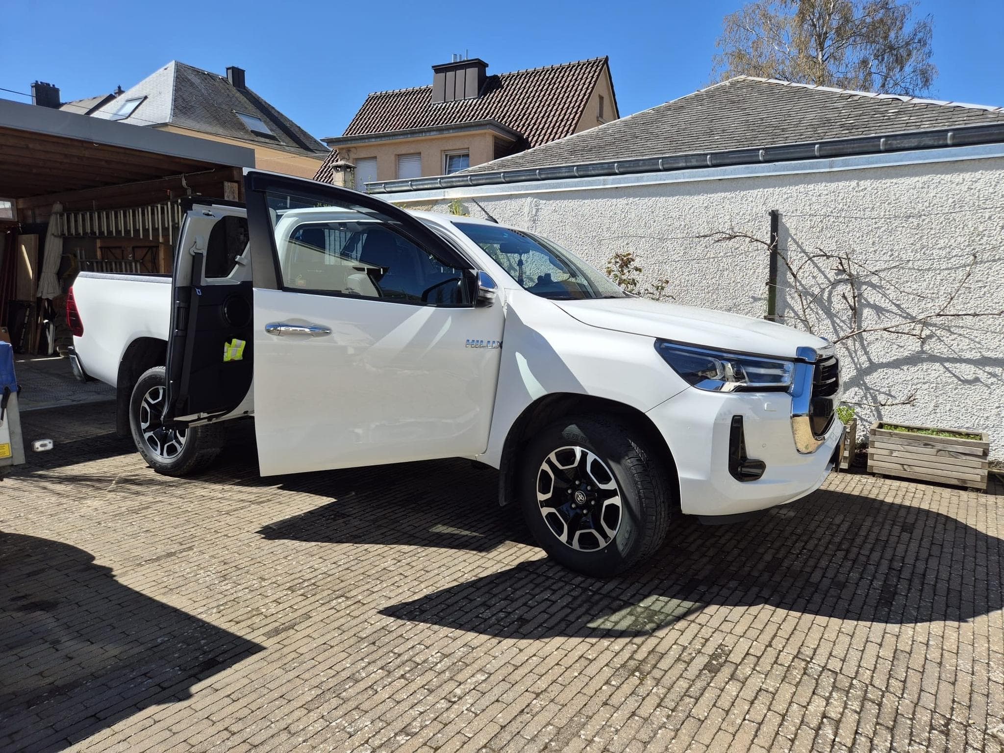 Toyota Hilux Xtra Cab (2021) - Photo 2