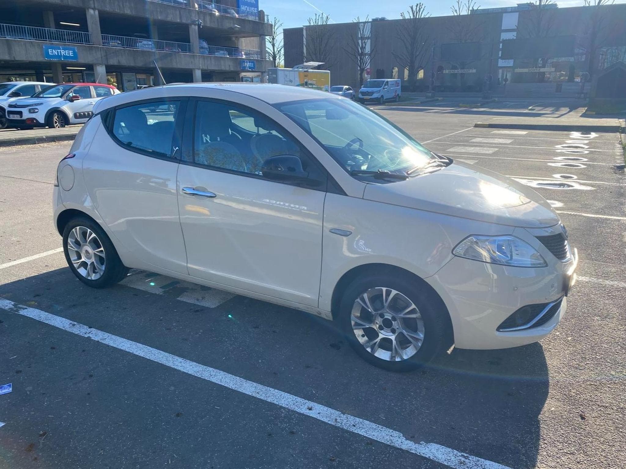 Lancia Ypsilon (2015) - Foto 3