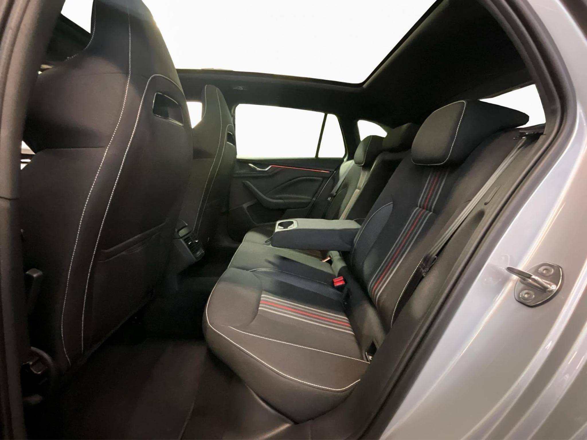 Skoda Scala Monte-Carlo+LED+NAVI+Digi+ (2025) - Photo 17