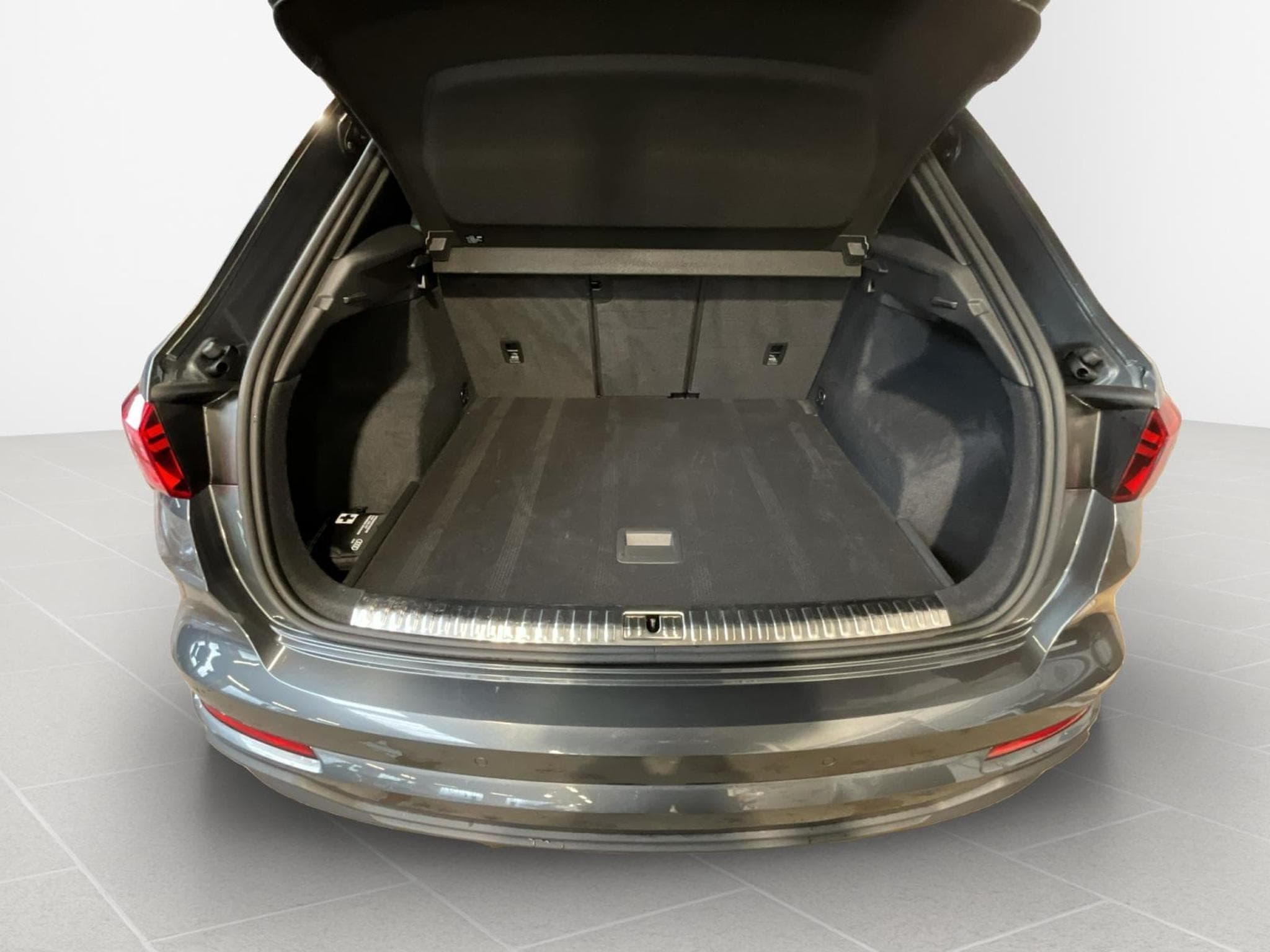 Audi Q3 S-Line+40TDI+Quattro+S-Tronic (2022) - Photo 16