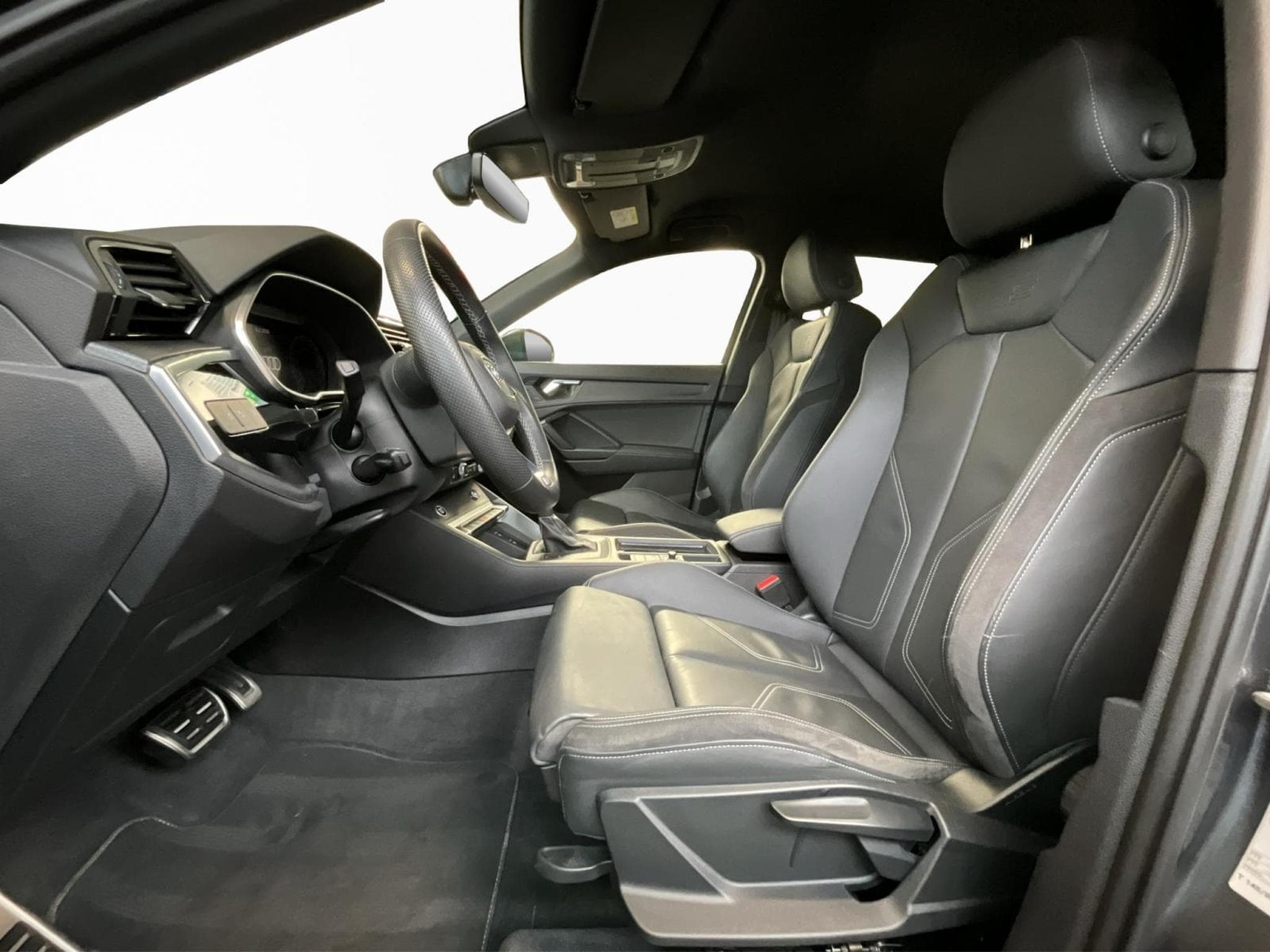 Audi Q3 S-Line+40TDI+Quattro+S-Tronic (2022) - Photo 9