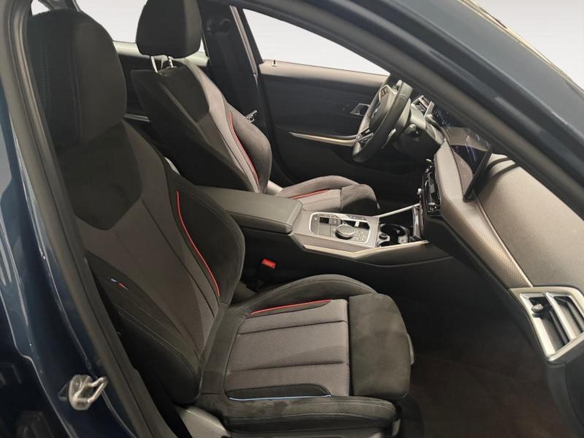 BMW 330 xDrive Touring (2025) - Foto 9