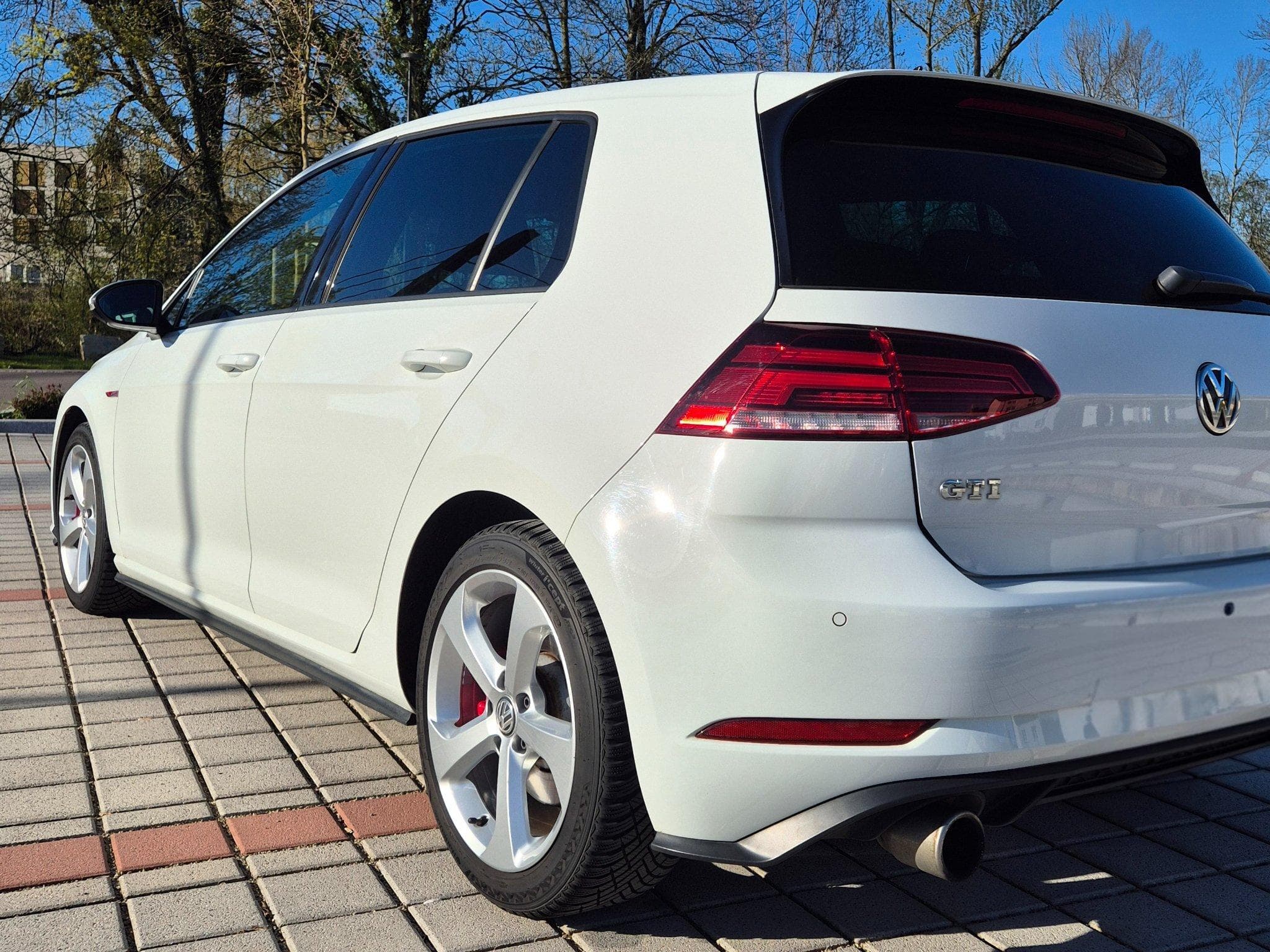 VW Golf GTI (2017) - Photo 4