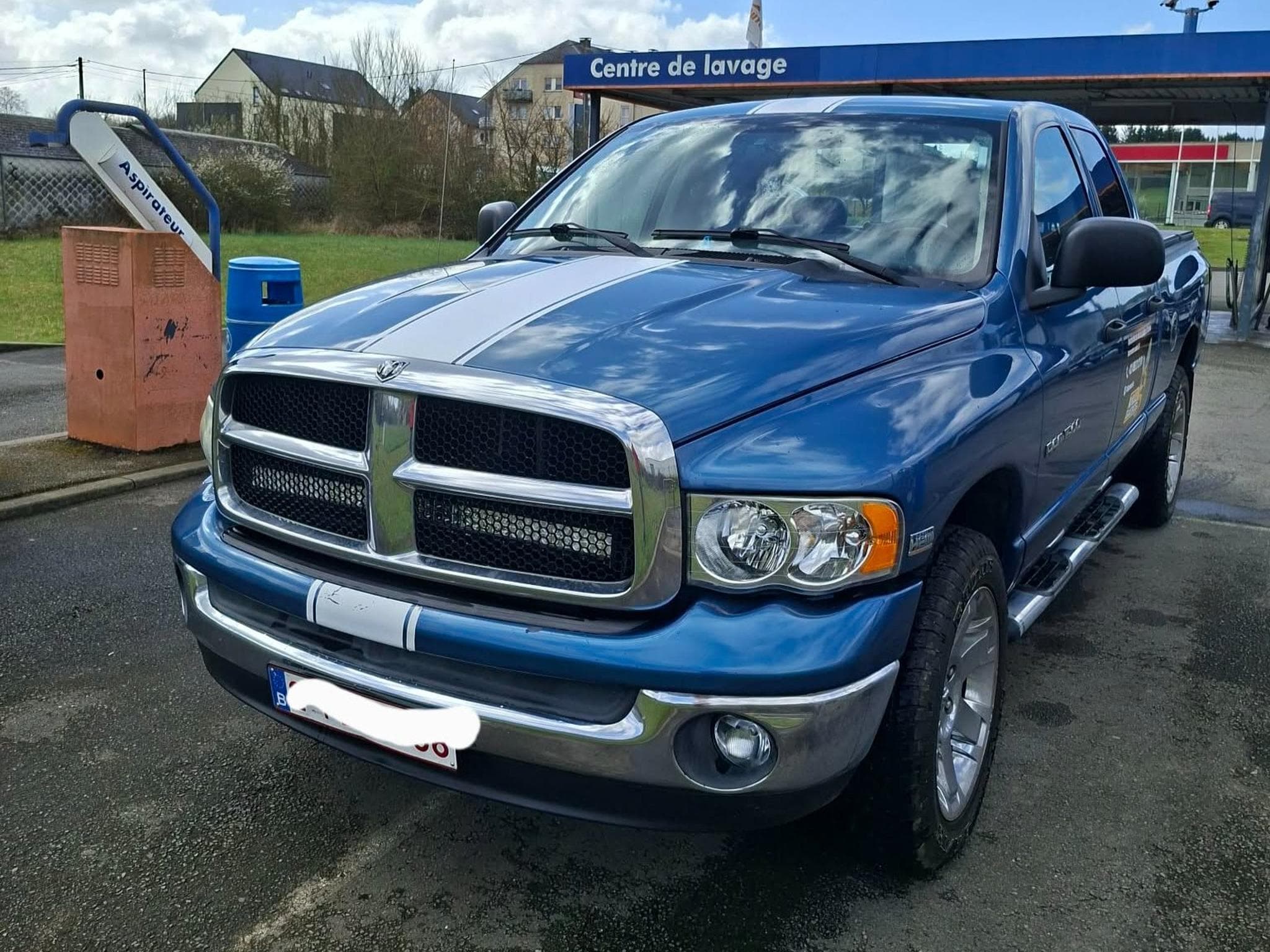 Dodge RAM 5.7 HEMI SLT (2004) - Photo 1