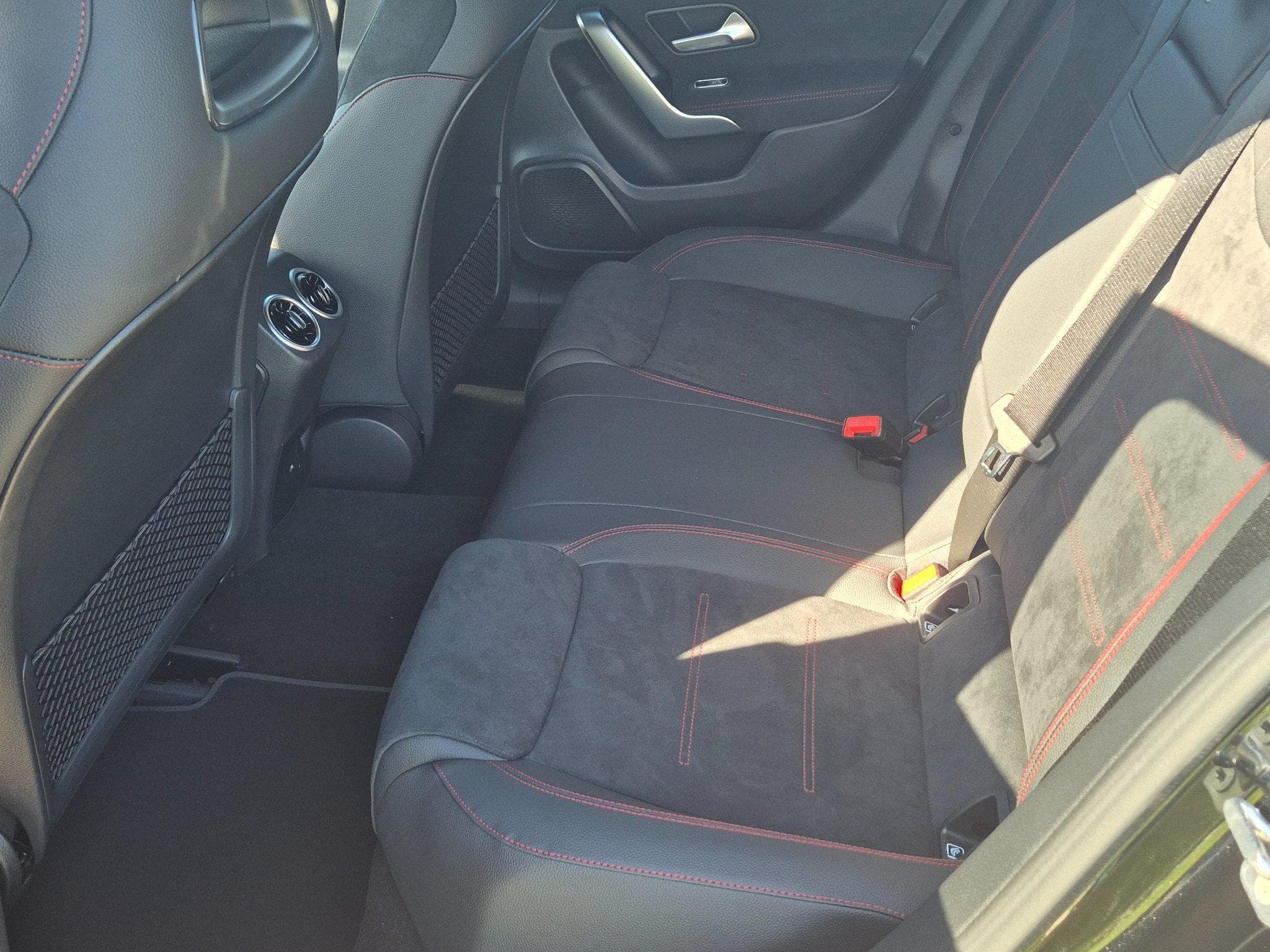 Mercedes A 180 A 180 D 116cv AMG LINE Auto 8G-DCT (2026) - Photo 7