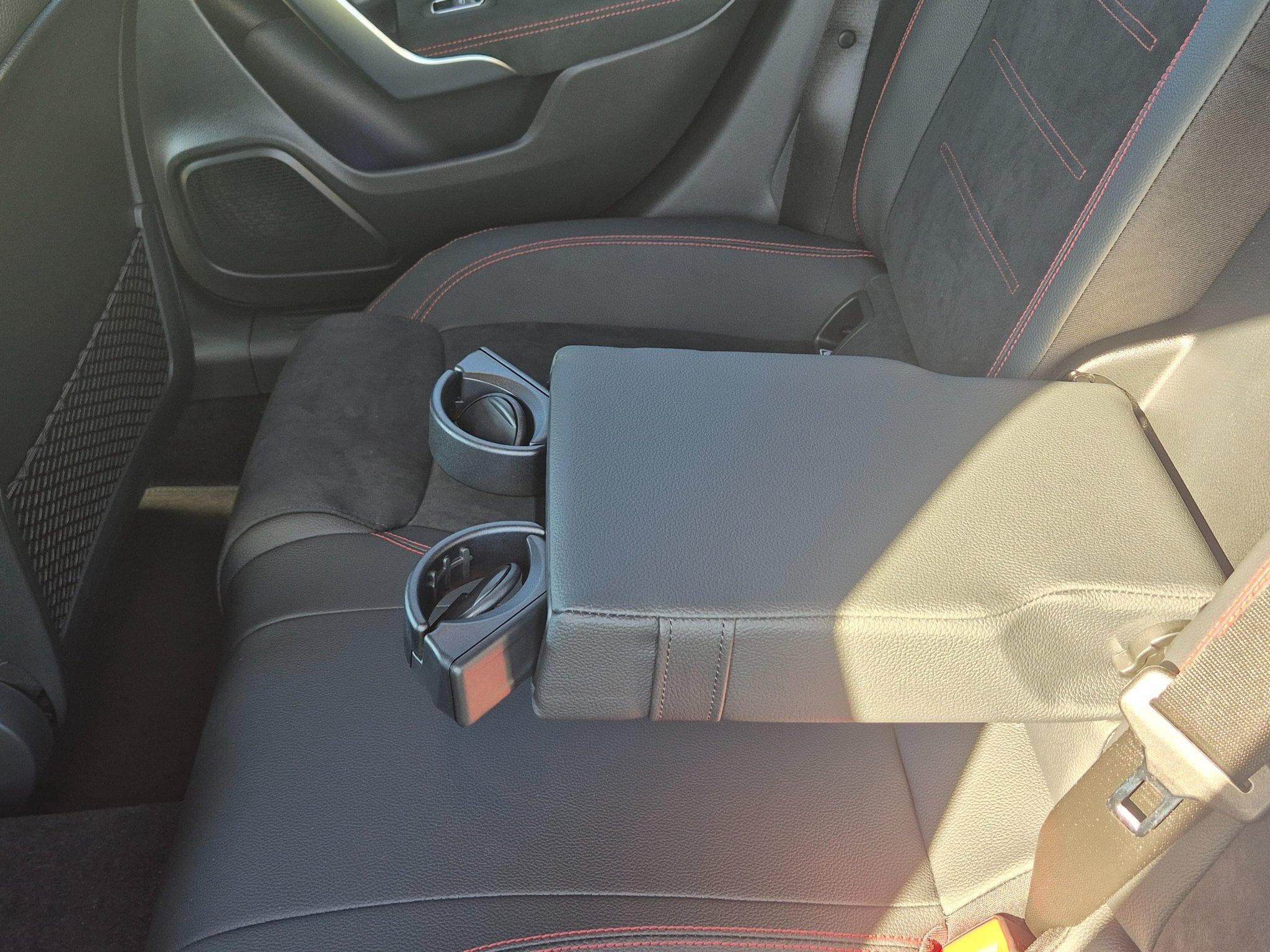 Mercedes A 180 A 180 D 116cv AMG LINE Auto 8G-DCT (2026) - Photo 8