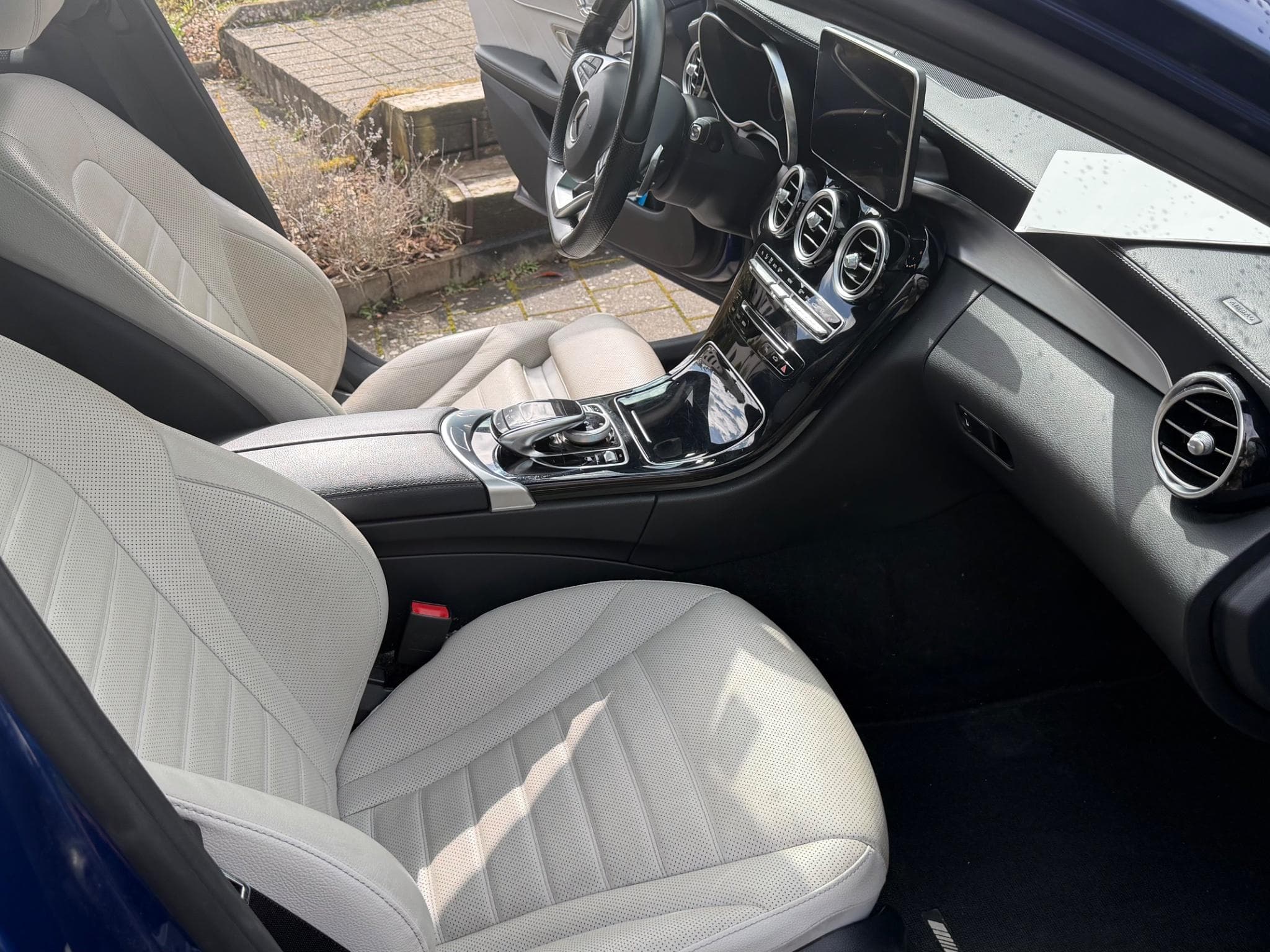 Mercedes C 300 H (2015) - Photo 4