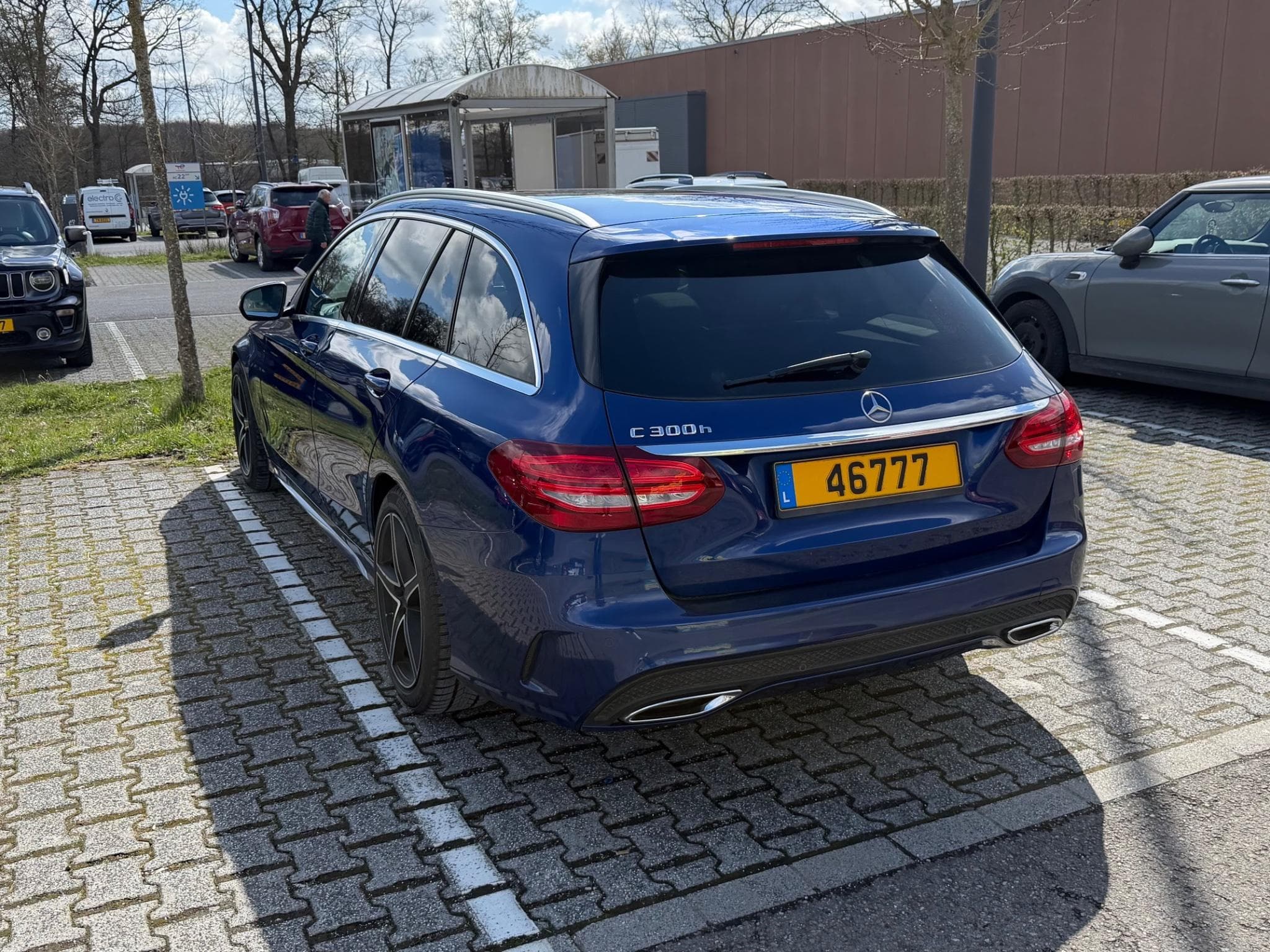 Mercedes C 300 H (2015) - Photo 6