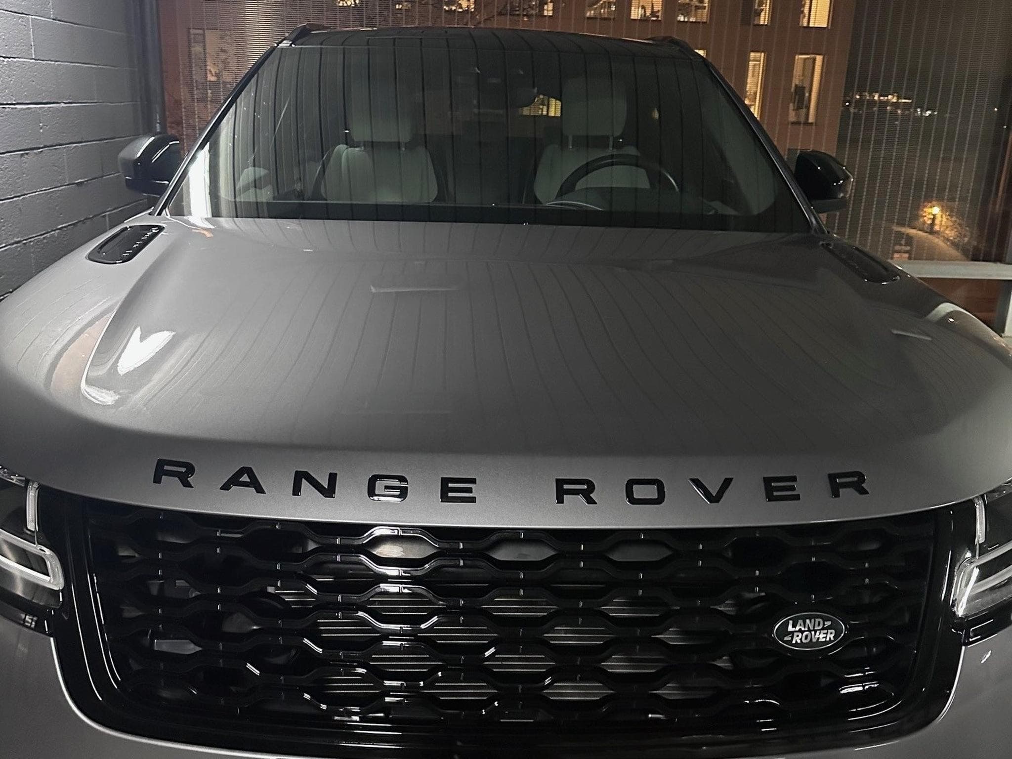 Land-Rover Range Rover Velar R-Dynamic SE (2020) - Photo 2