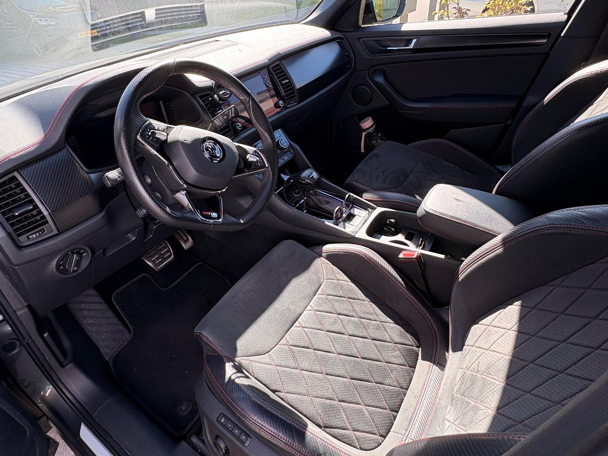 Skoda Kodiaq RS 4x4 (2023) - Foto 4