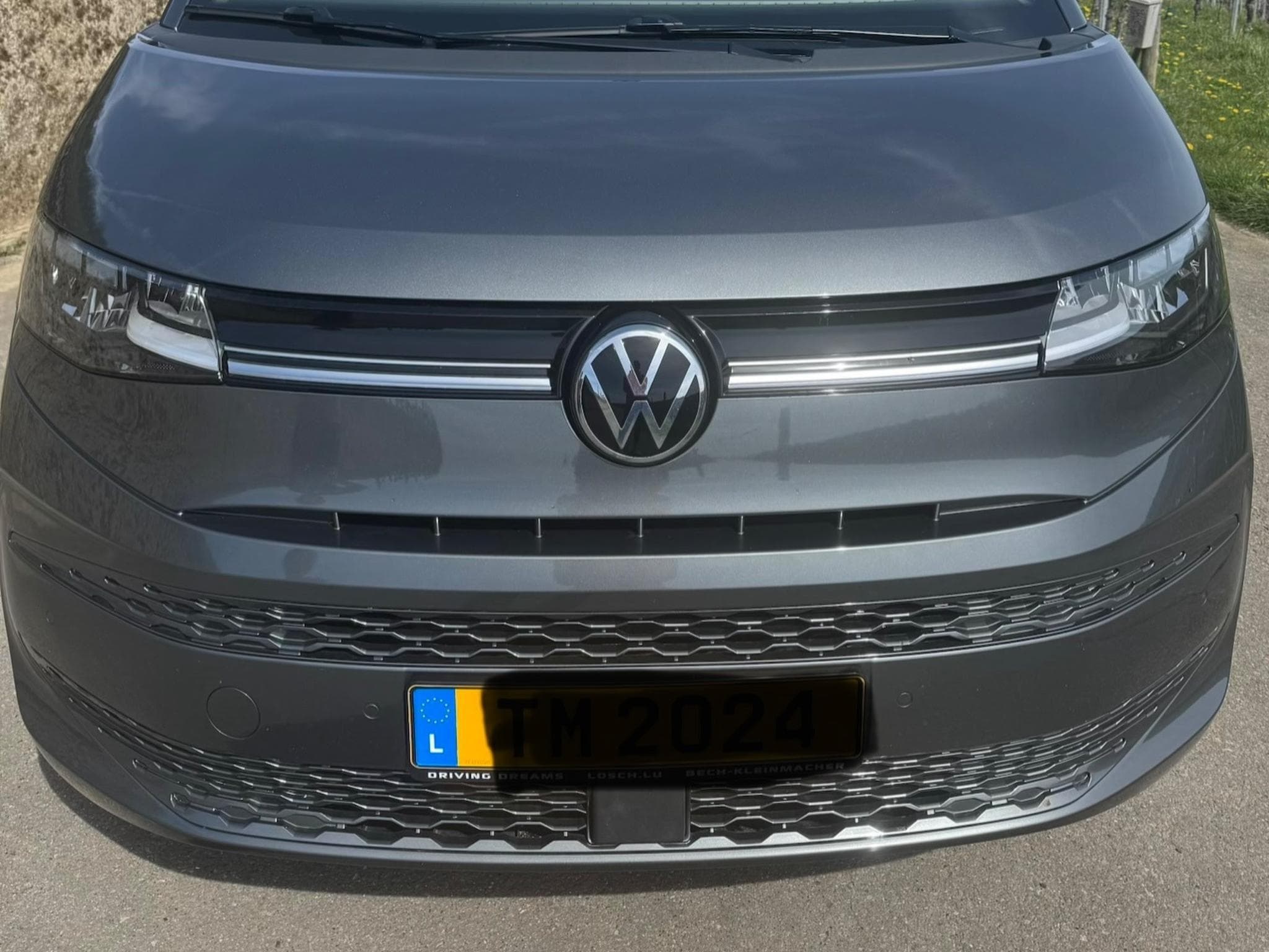 VW Multivan VW T7 Multivan Life 110 TDI (2024) - Foto 2