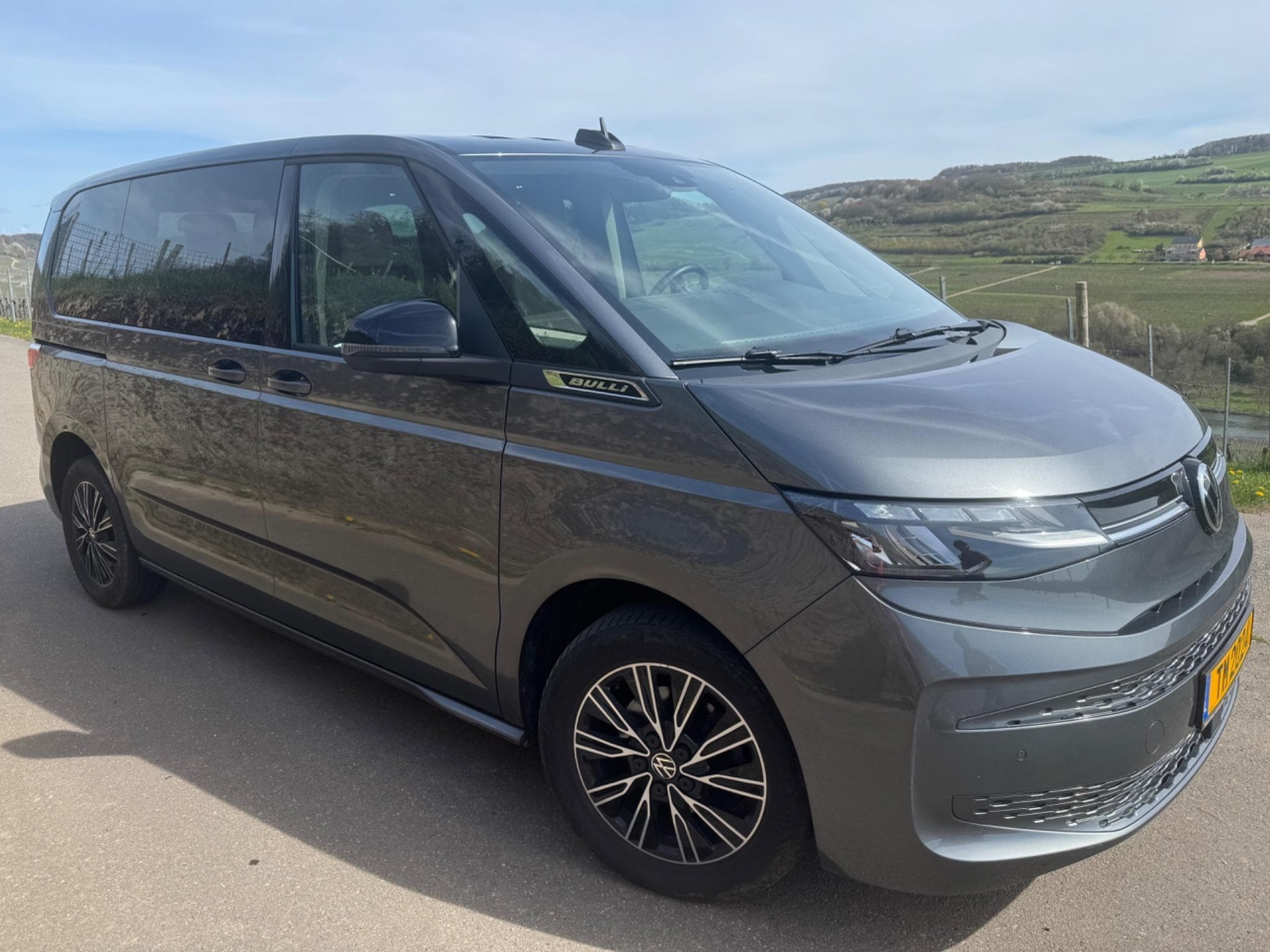 VW Multivan VW T7 Multivan Life 110 TDI (2024) - Foto 3