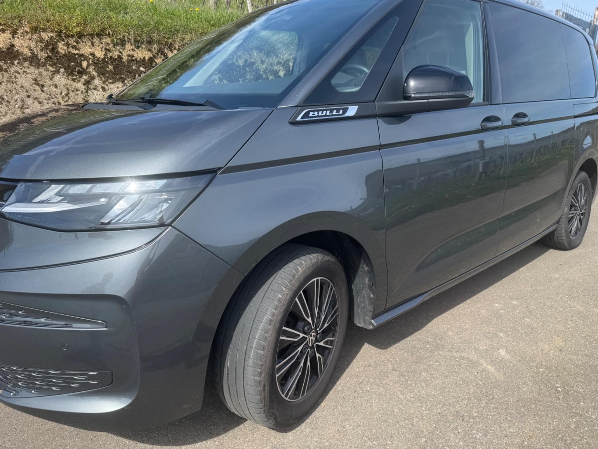 VW Multivan VW T7 Multivan Life 110 TDI (2024) - Foto 4