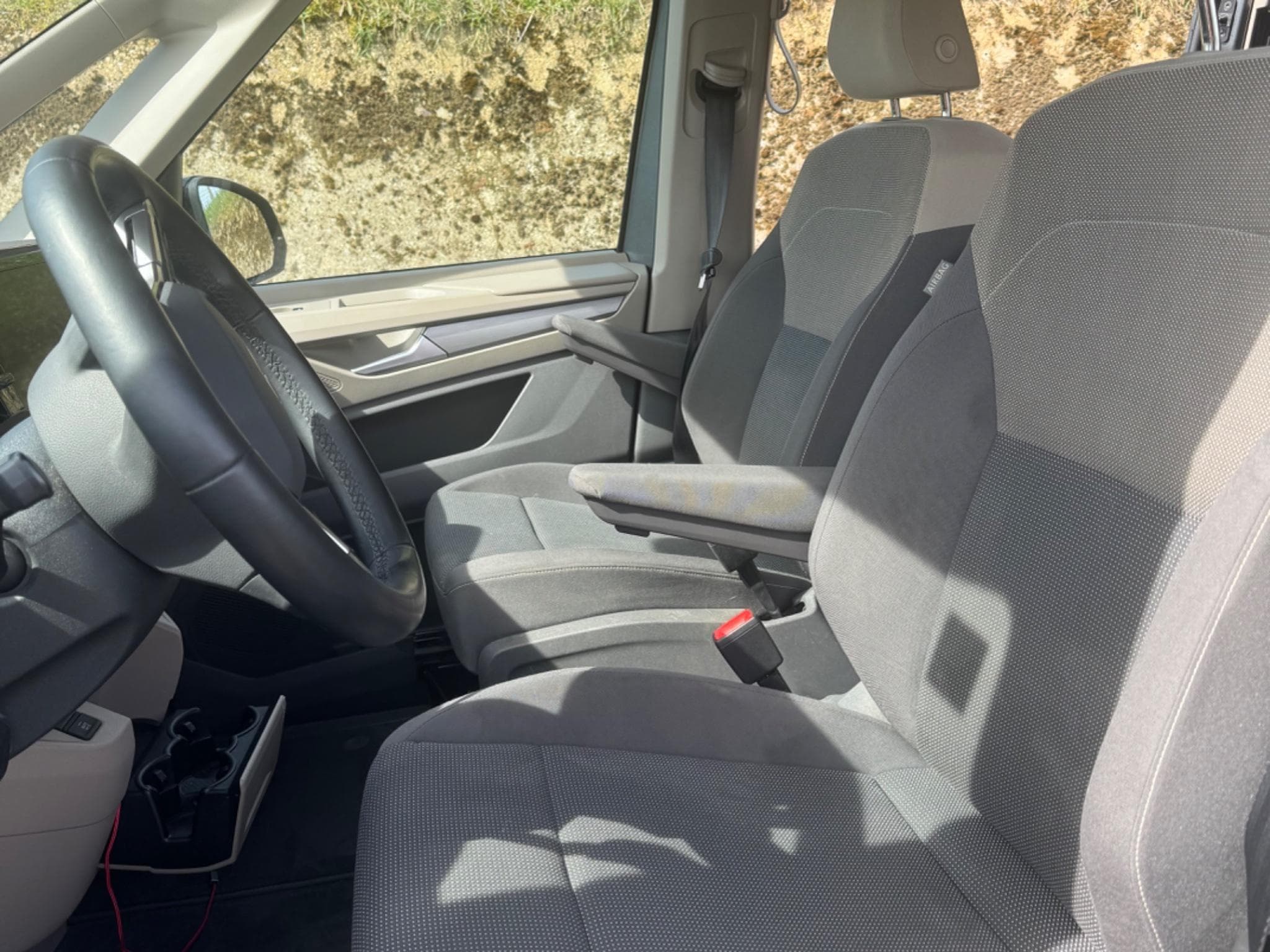 VW Multivan VW T7 Multivan Life 110 TDI (2024) - Foto 6