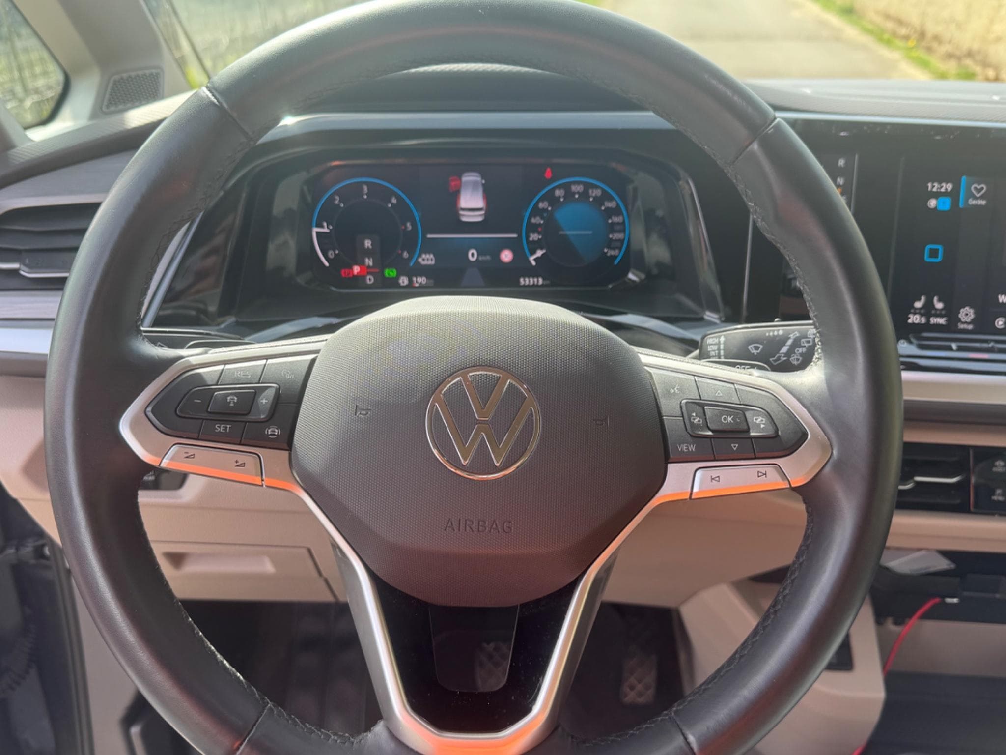 VW Multivan VW T7 Multivan Life 110 TDI (2024) - Foto 8