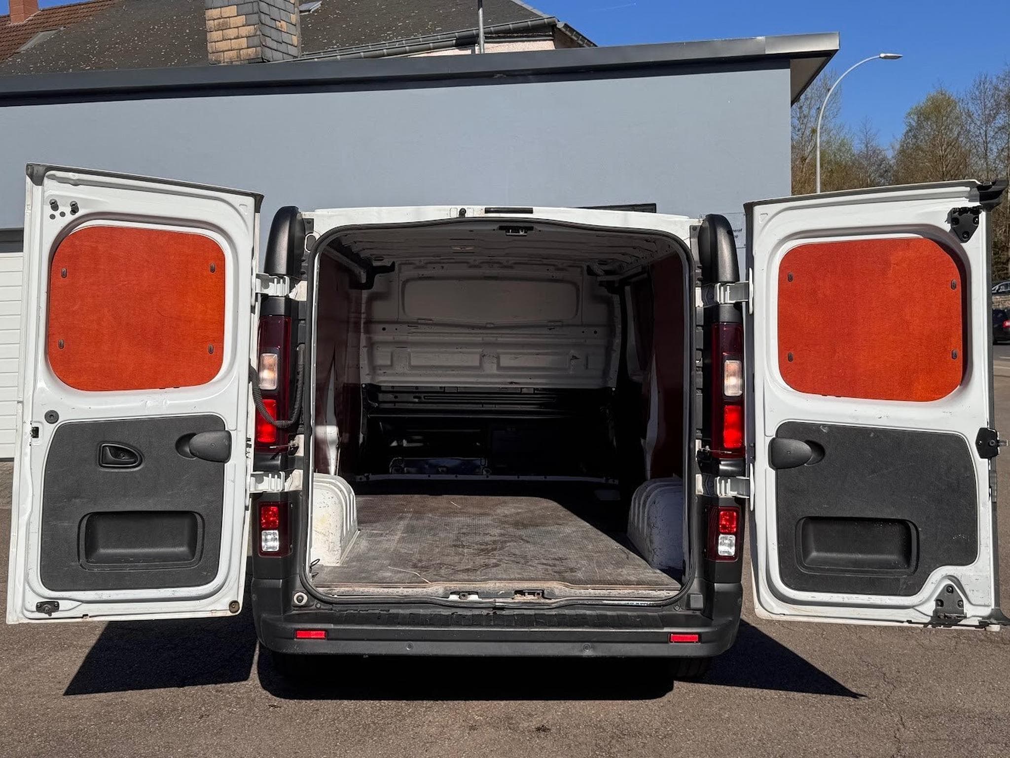 Renault Trafic L2H1 2,0 DCI 130 CV 1ERE MAIN (2022) - Photo 5