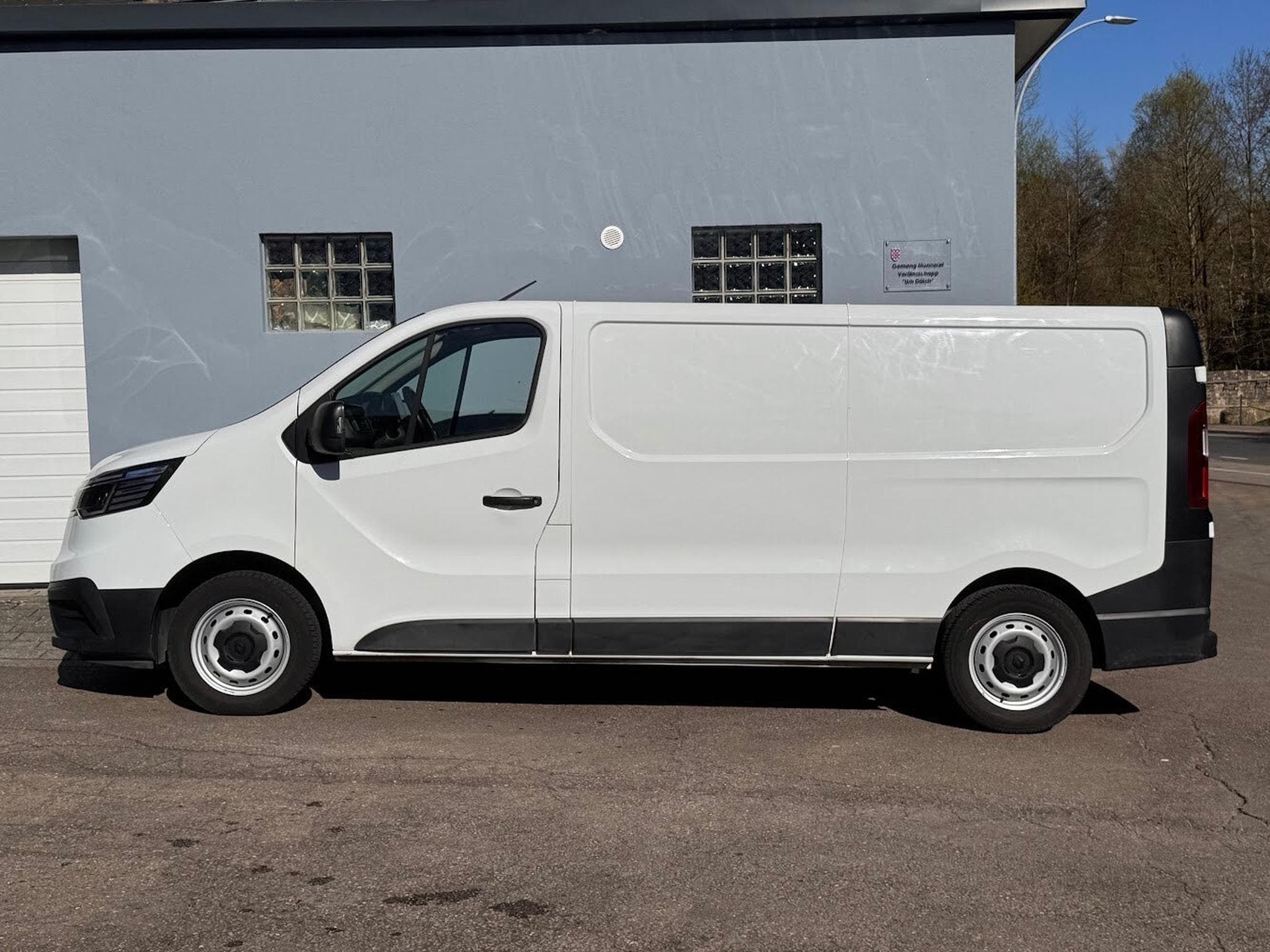 Renault Trafic L2H1 2,0 DCI 130 CV 1ERE MAIN (2022) - Photo 10
