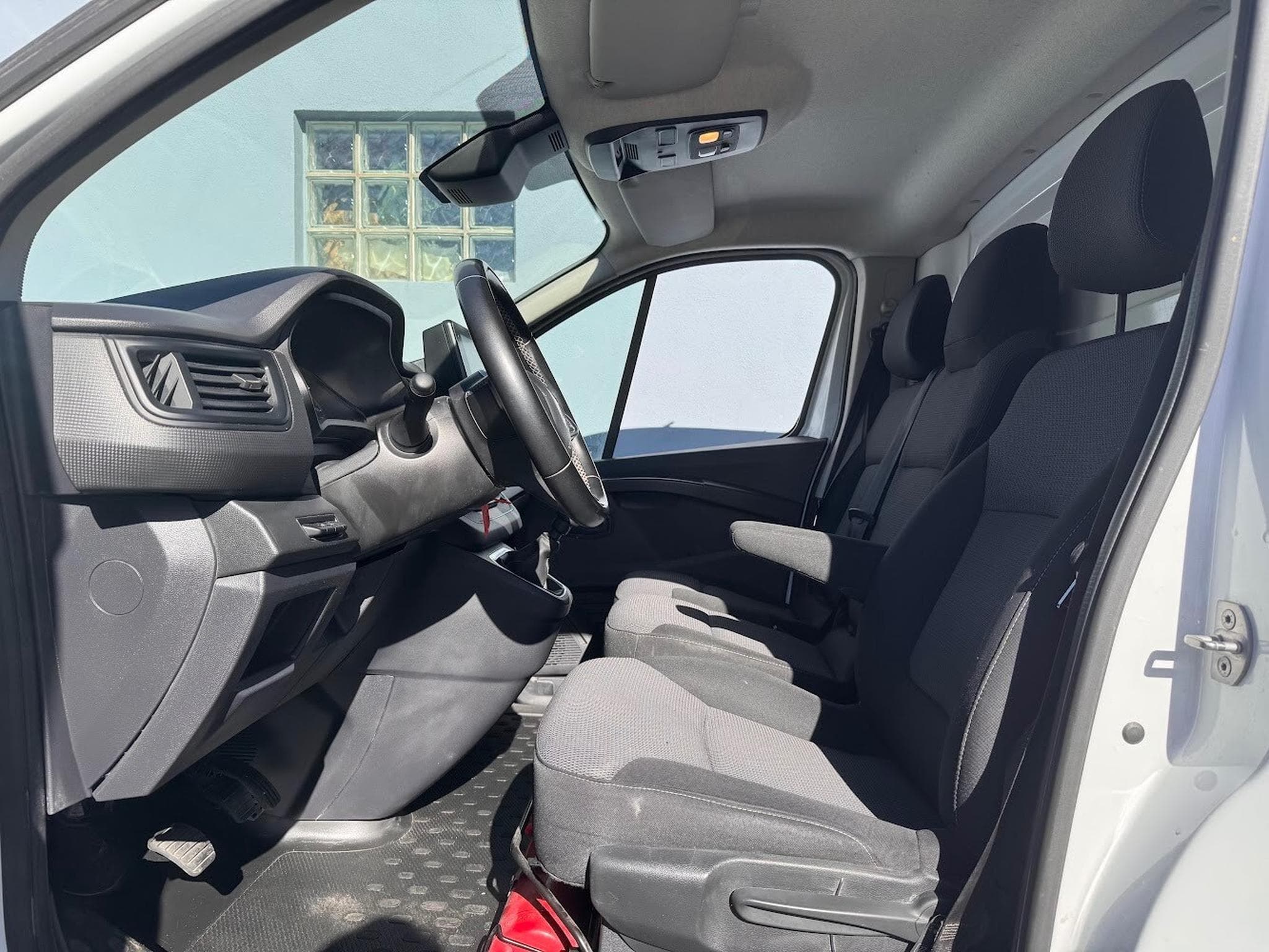 Renault Trafic L2H1 2,0 DCI 130 CV 1ERE MAIN (2022) - Photo 11