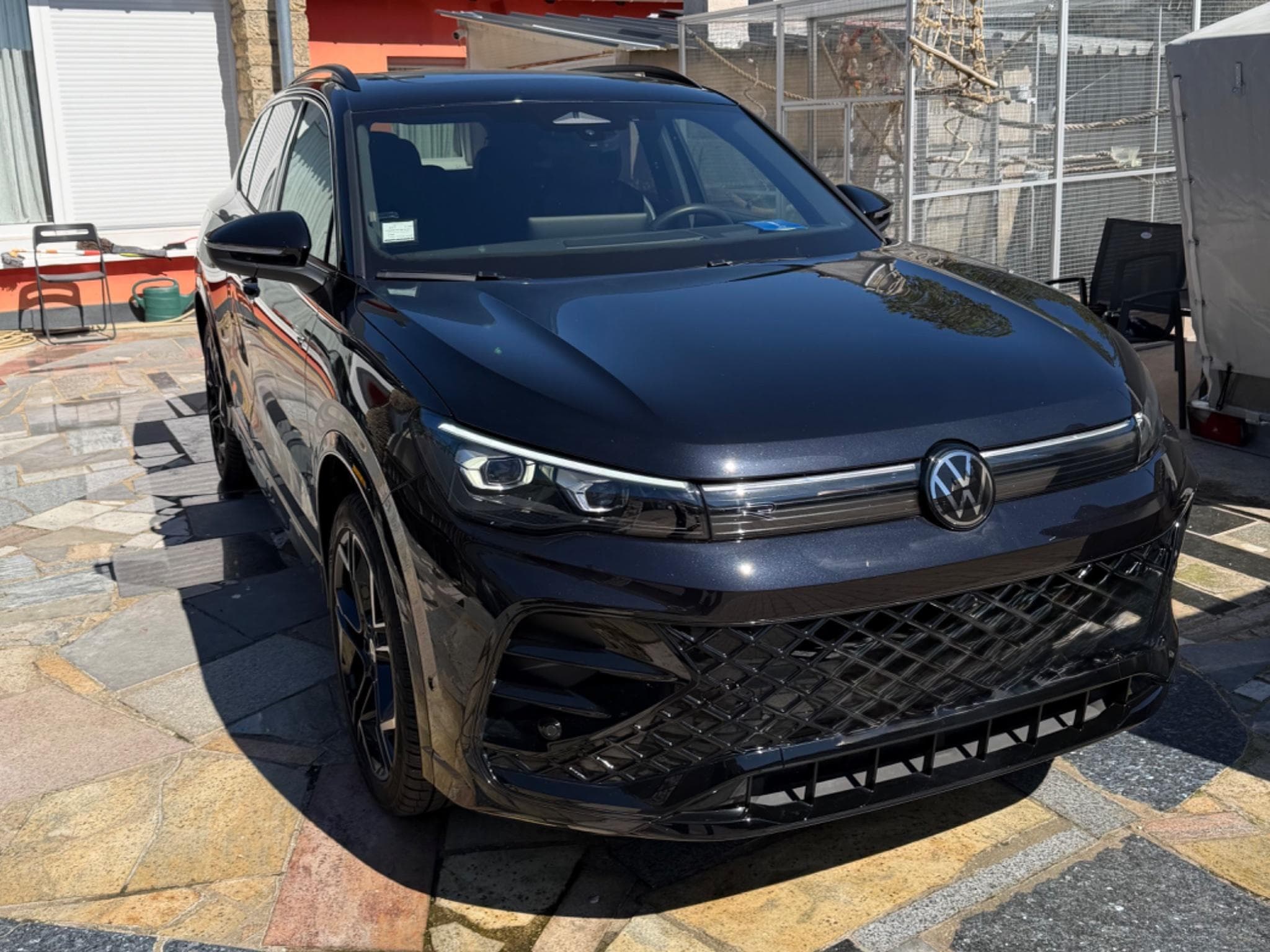 VW Tiguan R-Line (2024) - Photo 1