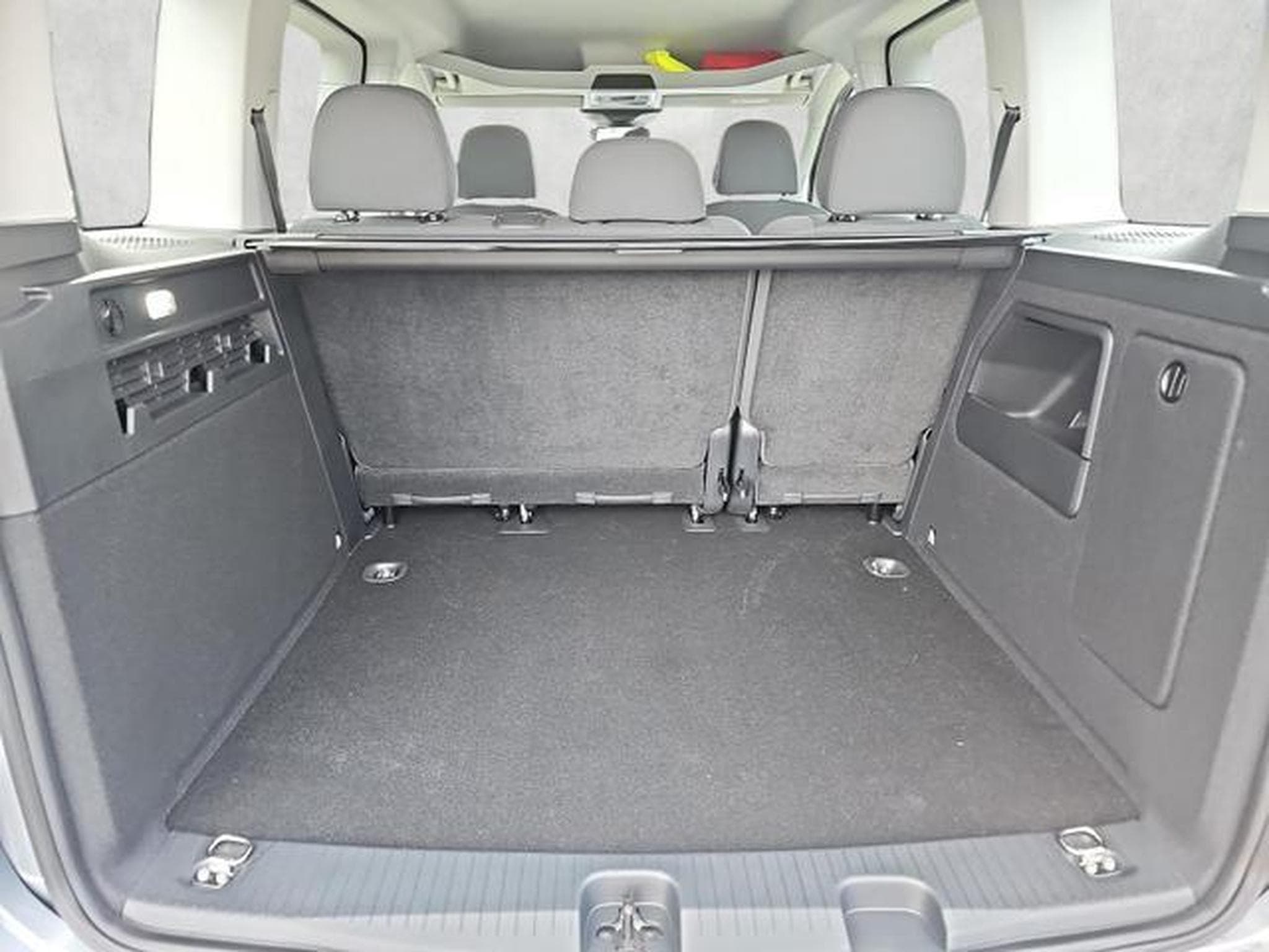 VW Caddy Basis (2026) - Foto 1