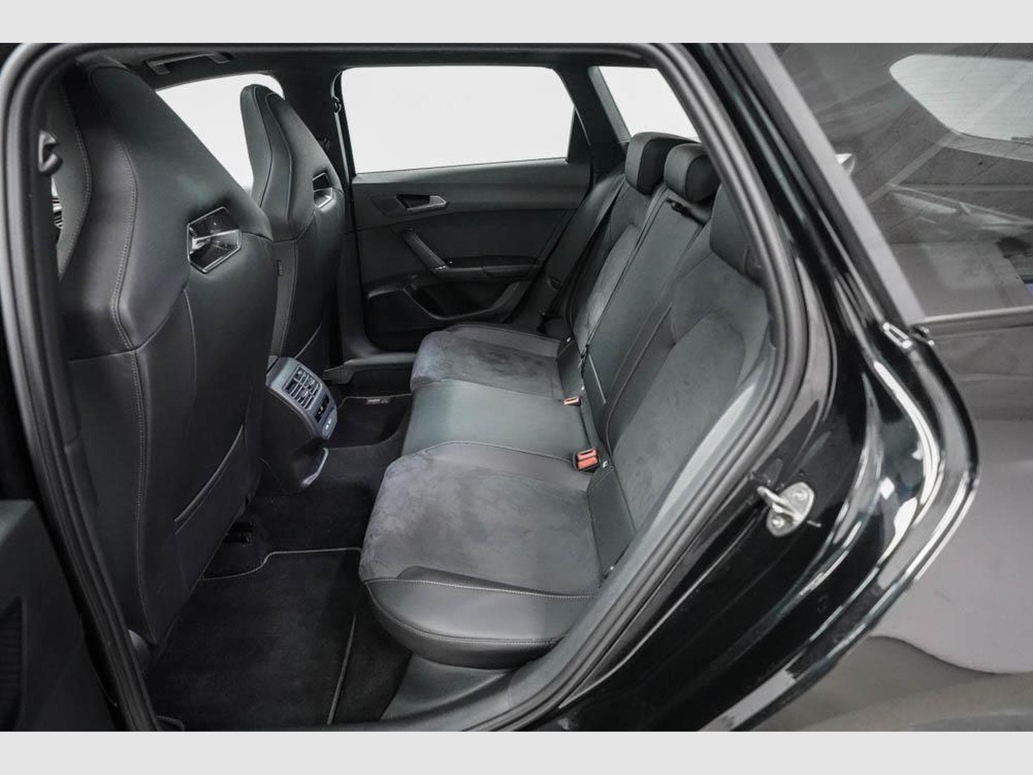 Cupra Leon ST 2,0 TSI (2025) - Foto 16