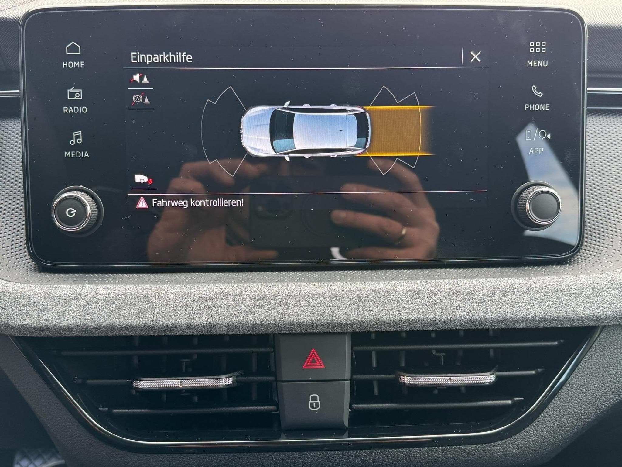 Skoda Scala 1,0 TSI DSG (2026) - Foto 17