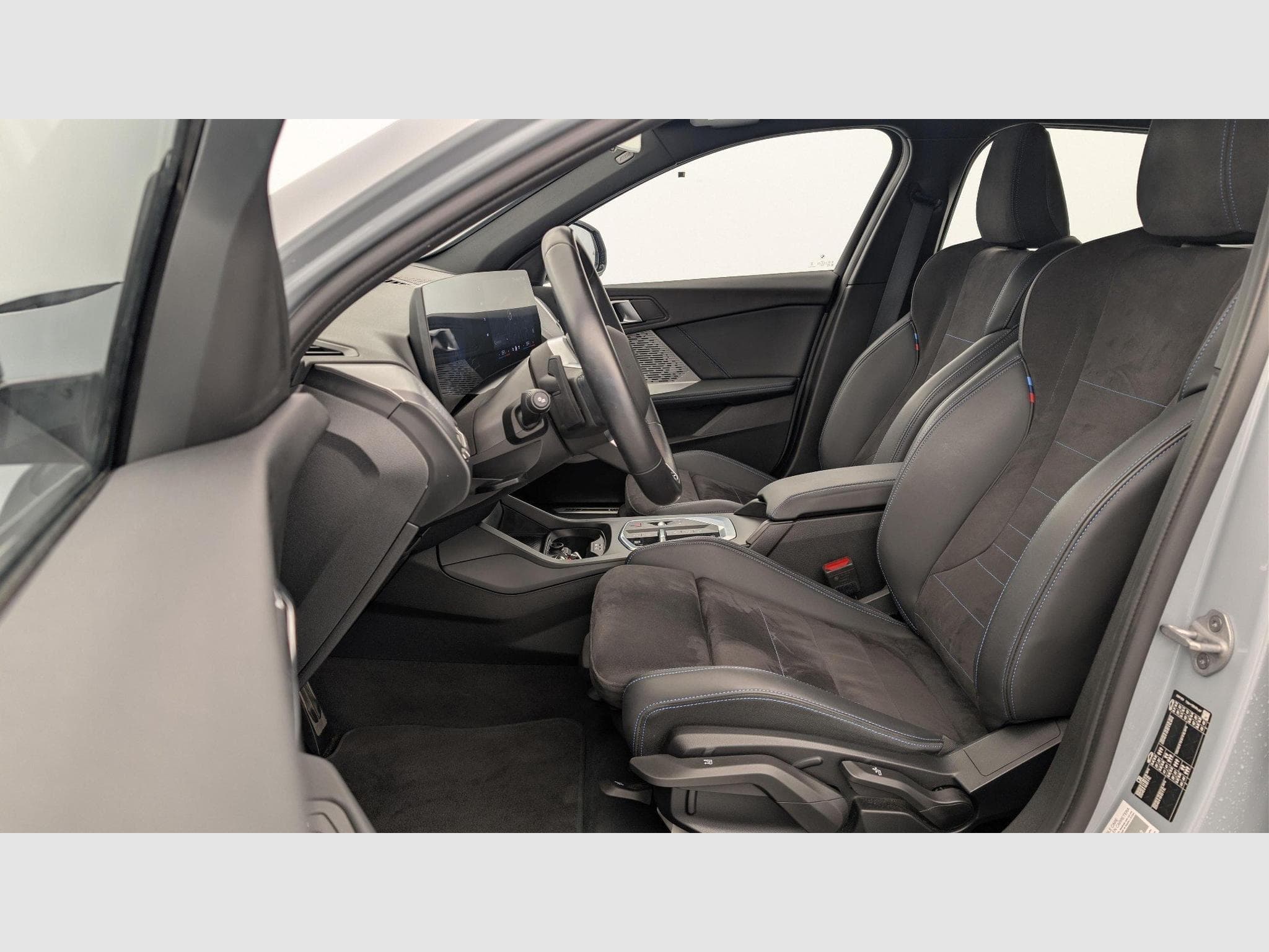 BMW 120 120d DKG7 M Sport Diesel/Electrique (2025) - Photo 8