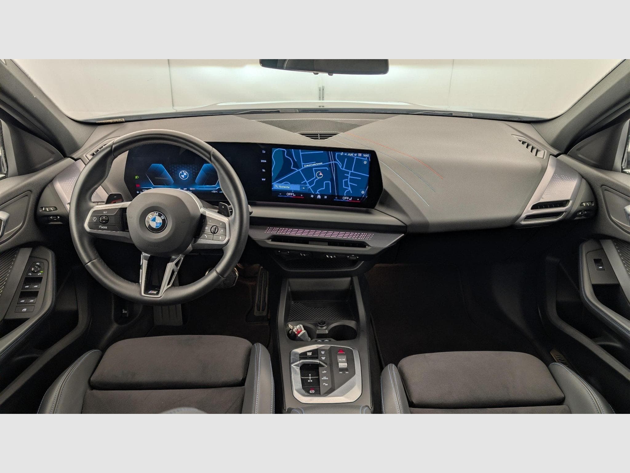 BMW 120 120d DKG7 M Sport Diesel/Electrique (2025) - Photo 10