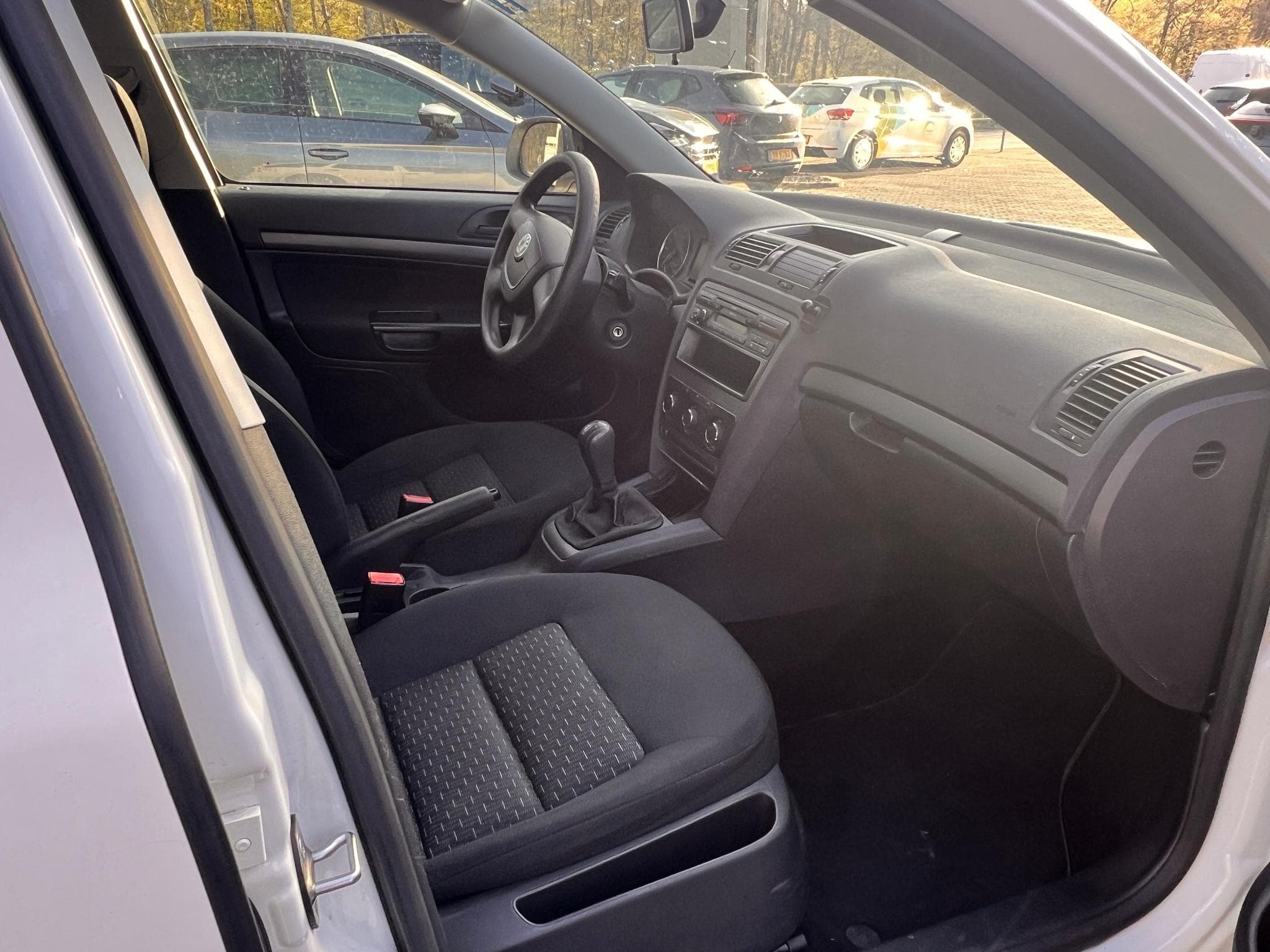 Skoda Octavia 1.6TDI Comfort (2011) - Photo 3