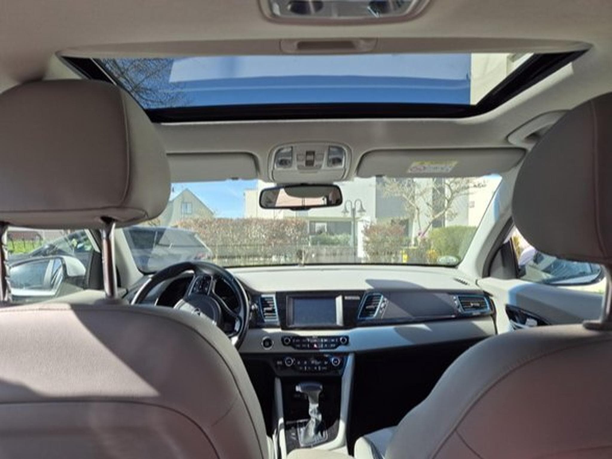 Kia Niro Fusion 1.6 GDi PHEV 6DCT (2018) - Foto 2