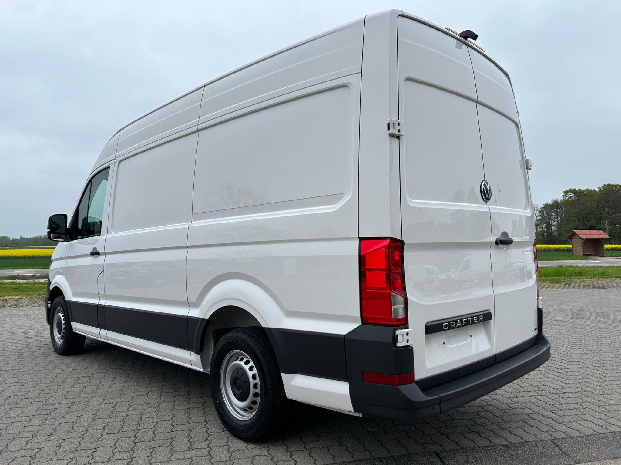 VW Crafter 35 2.0 TDI (2026) - Photo 16